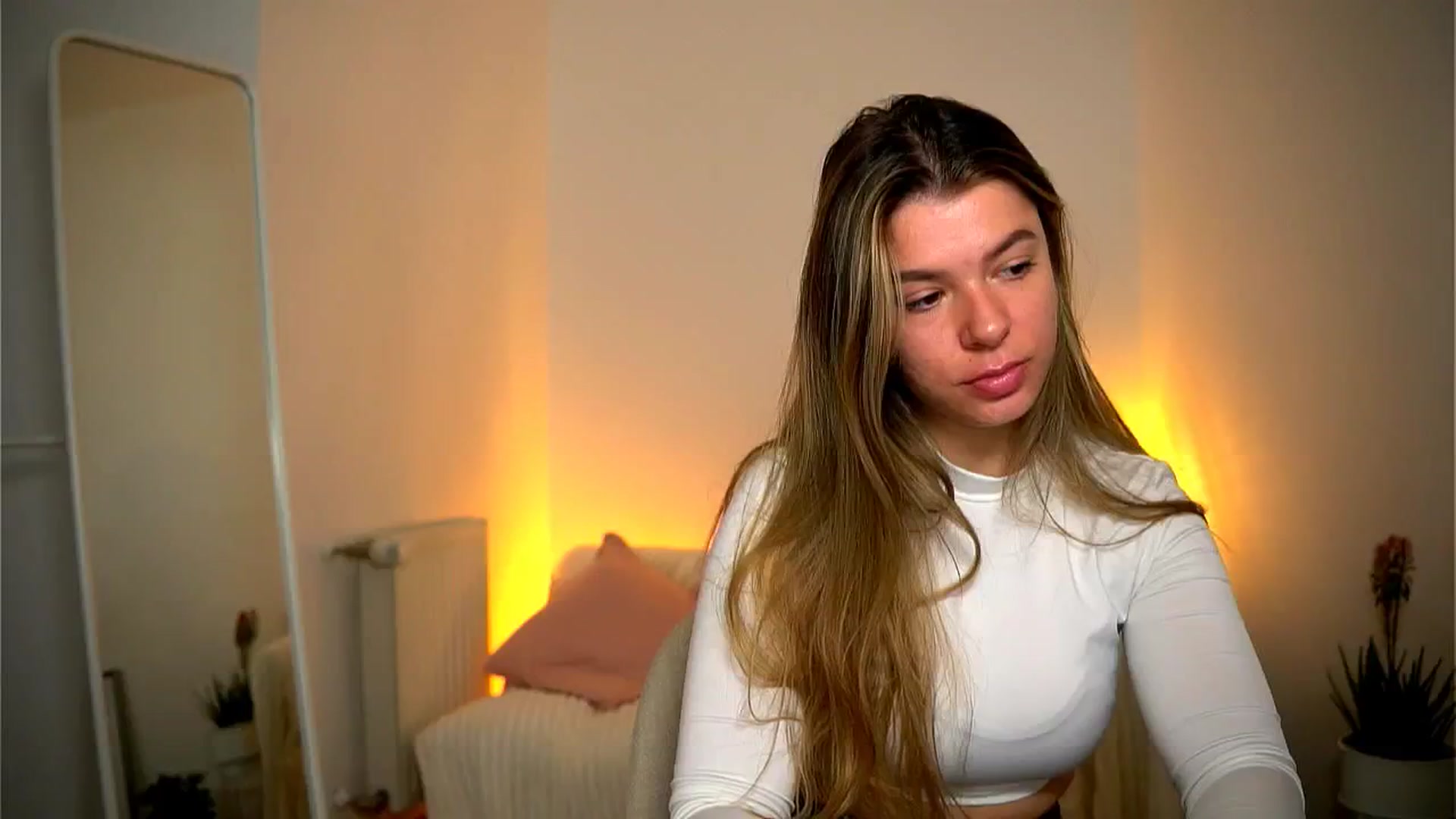 Gallery image thumbnail from Imsofia___'s myfreecams stream on, 09/28/2024, 11:27 image 13 of 20
