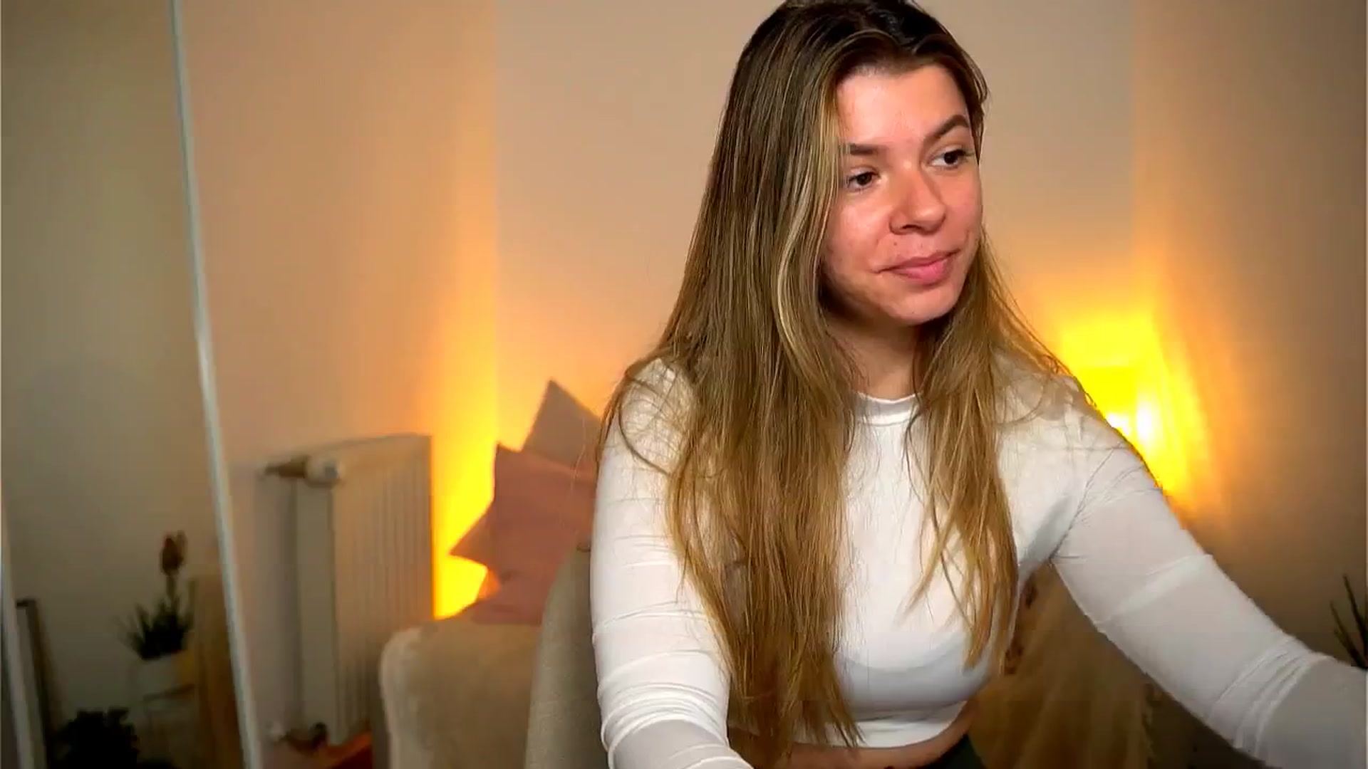 Gallery image thumbnail from Imsofia___'s myfreecams stream on, 09/28/2024, 13:17 image 10 of 20
