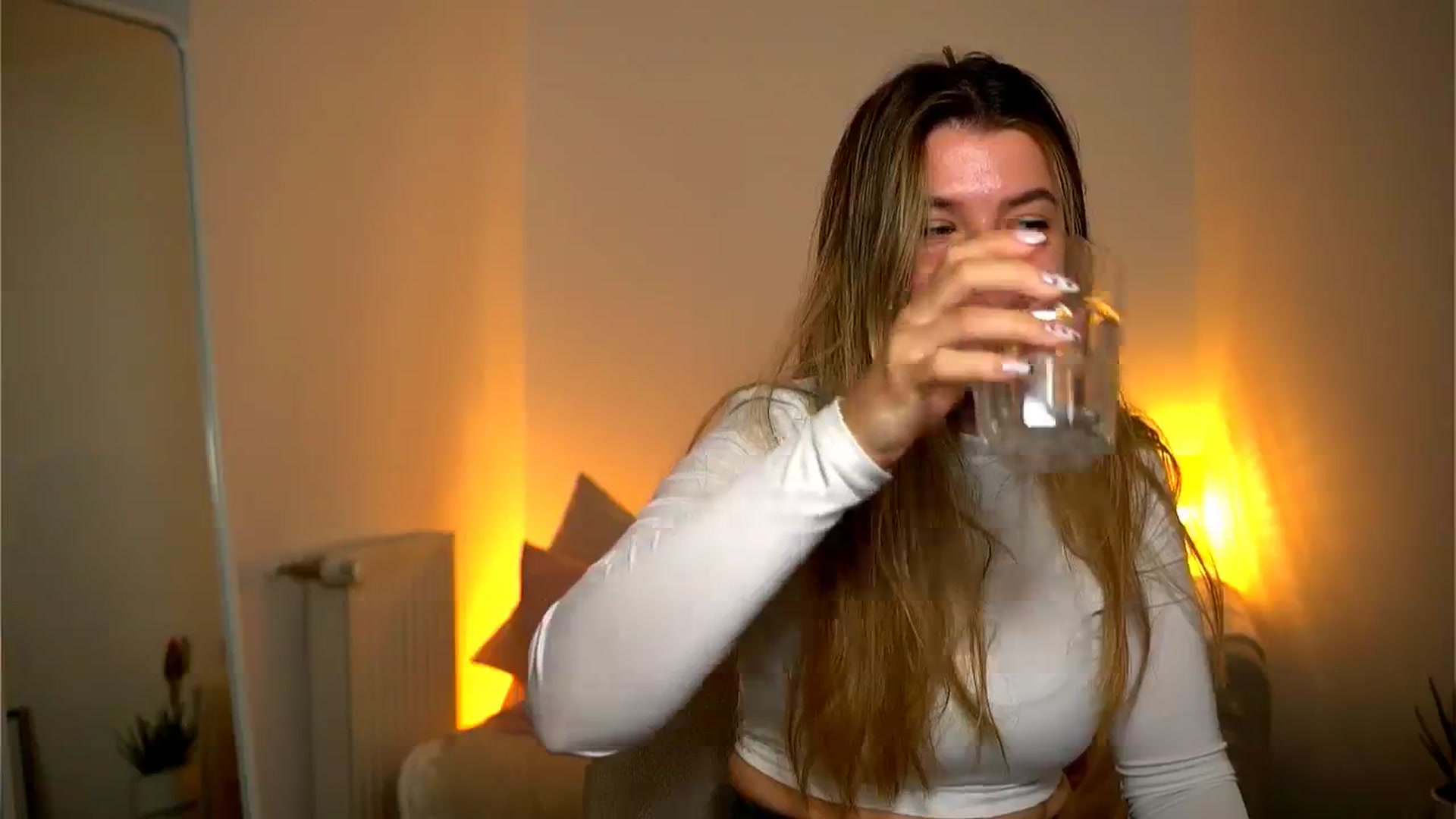 Gallery image thumbnail from Imsofia___'s myfreecams stream on, 09/28/2024, 13:47 image 19 of 20