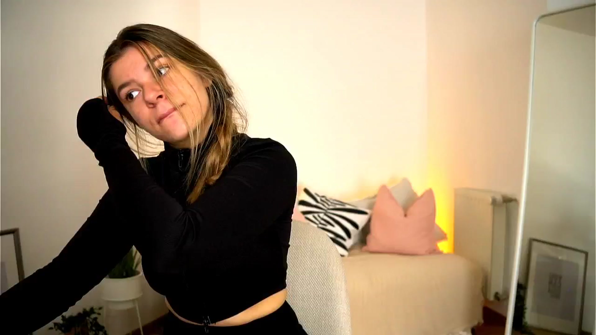 Gallery image thumbnail from Imsofia___'s myfreecams stream on, 09/29/2024, 10:53 image 8 of 20