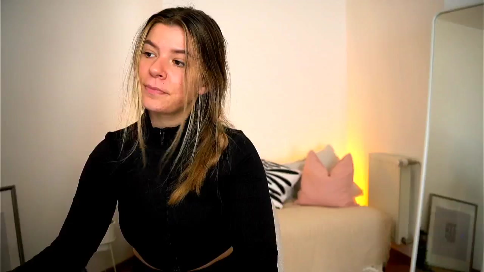 Gallery image thumbnail from Imsofia___'s myfreecams stream on, 09/29/2024, 12:00 image 15 of 20