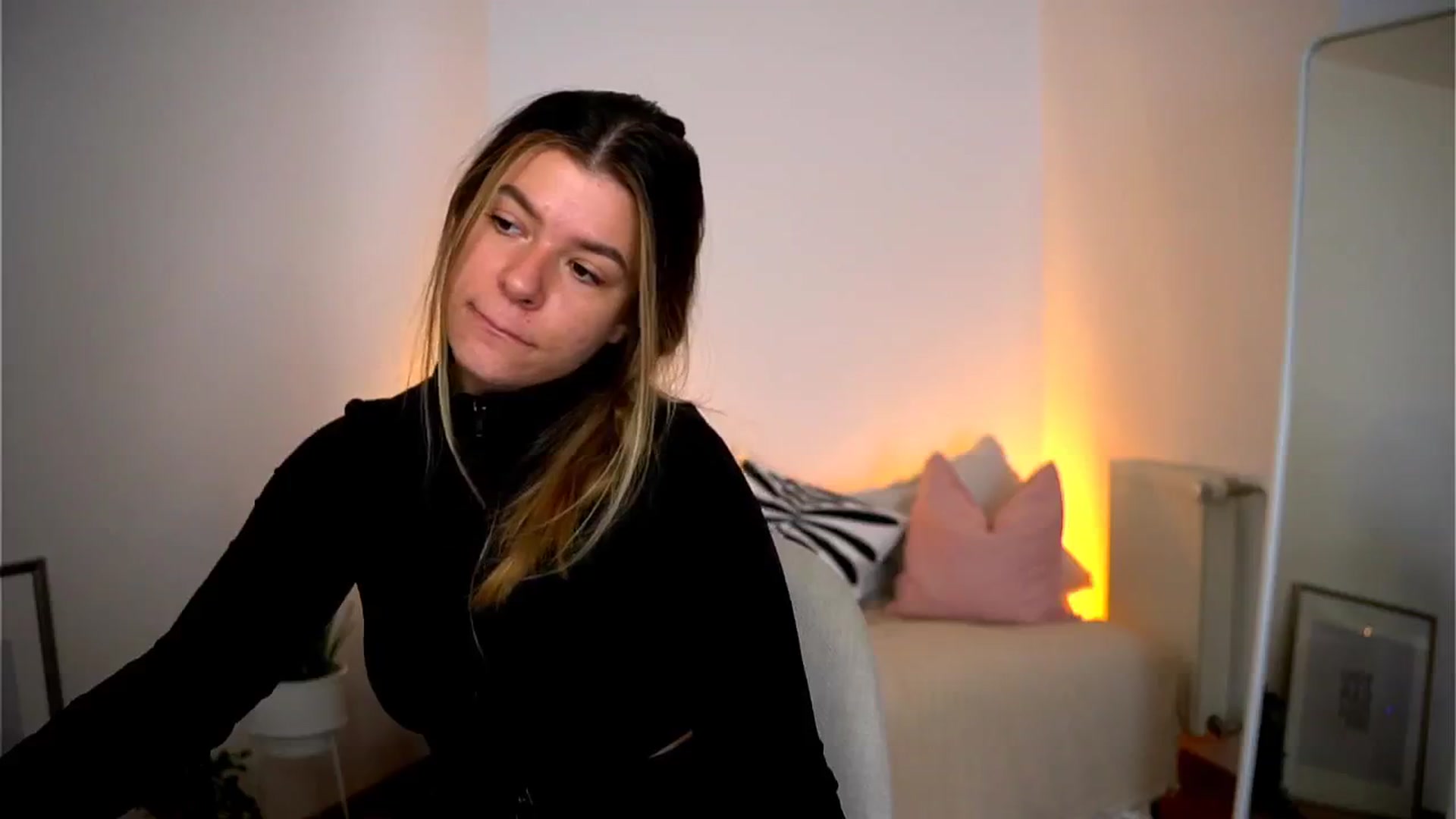 Gallery image thumbnail from Imsofia___'s myfreecams stream on, 09/29/2024, 12:00 image 5 of 20