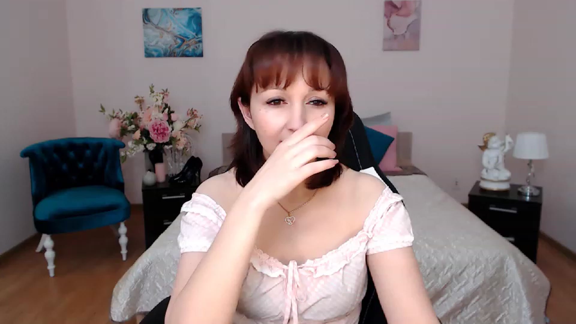 Gallery image thumbnail from InLovedMoon's myfreecams stream on, 11/24/2022, 22:07 image 10 of 20
