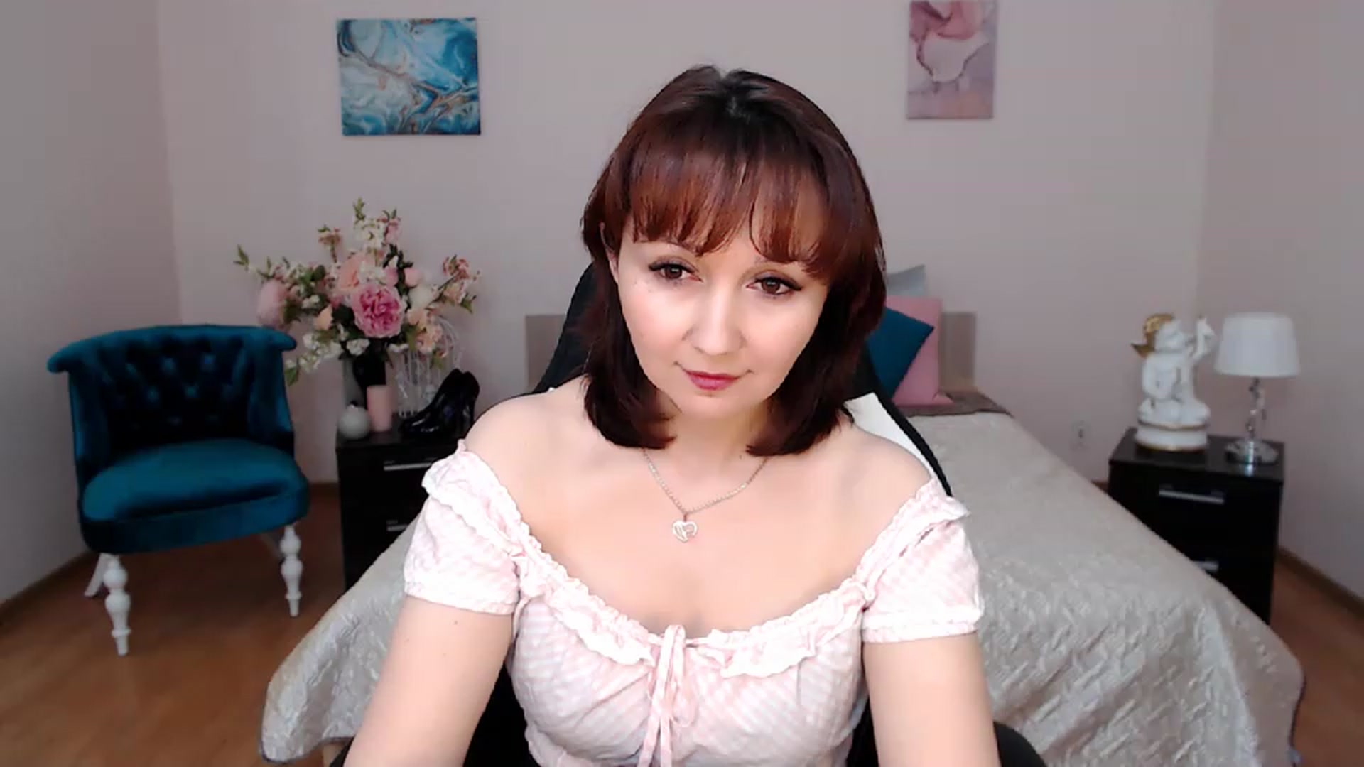 Gallery image thumbnail from InLovedMoon's myfreecams stream on, 11/24/2022, 22:07 image 11 of 20