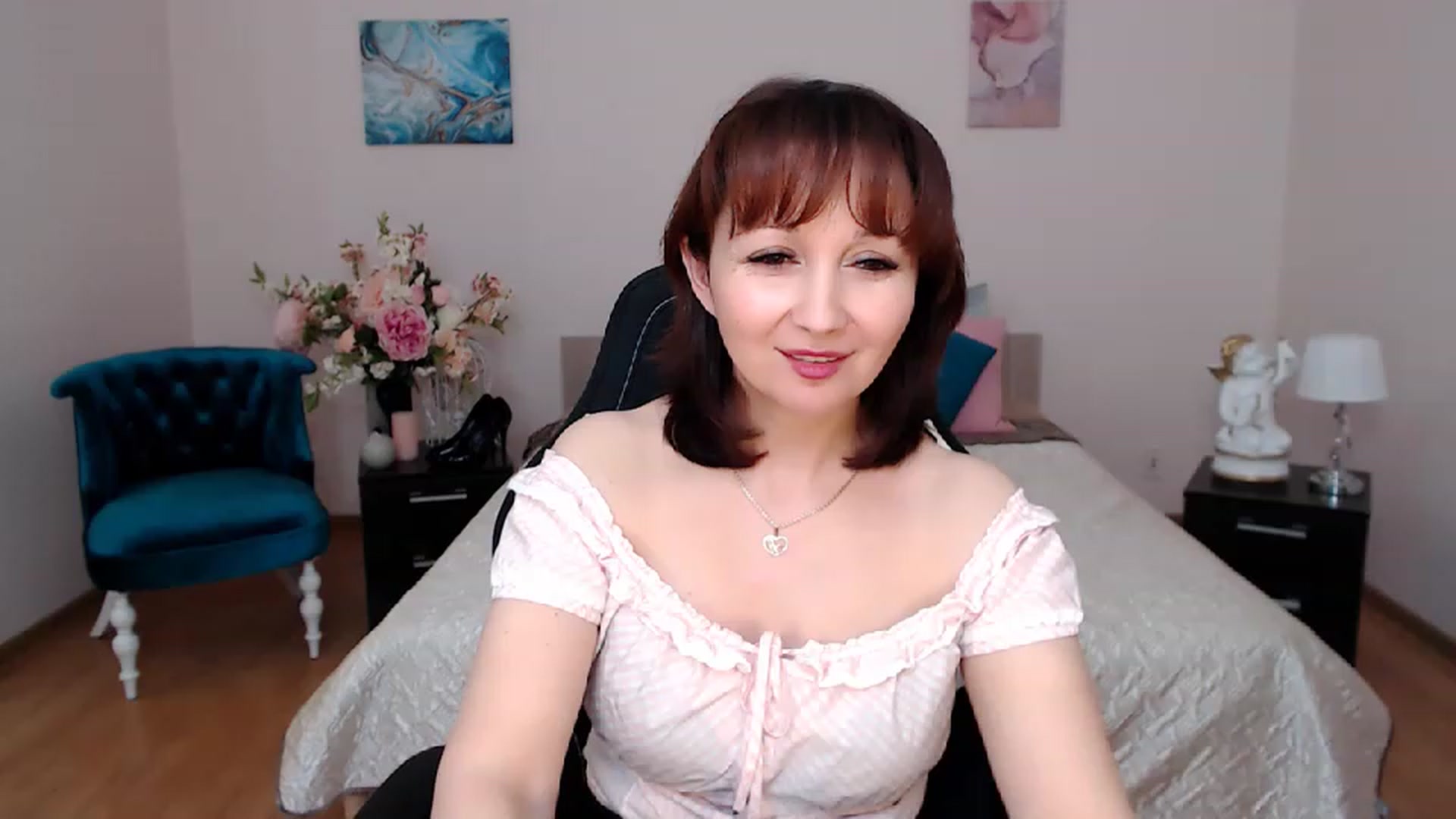 Gallery image thumbnail from InLovedMoon's myfreecams stream on, 11/24/2022, 22:07 image 18 of 20