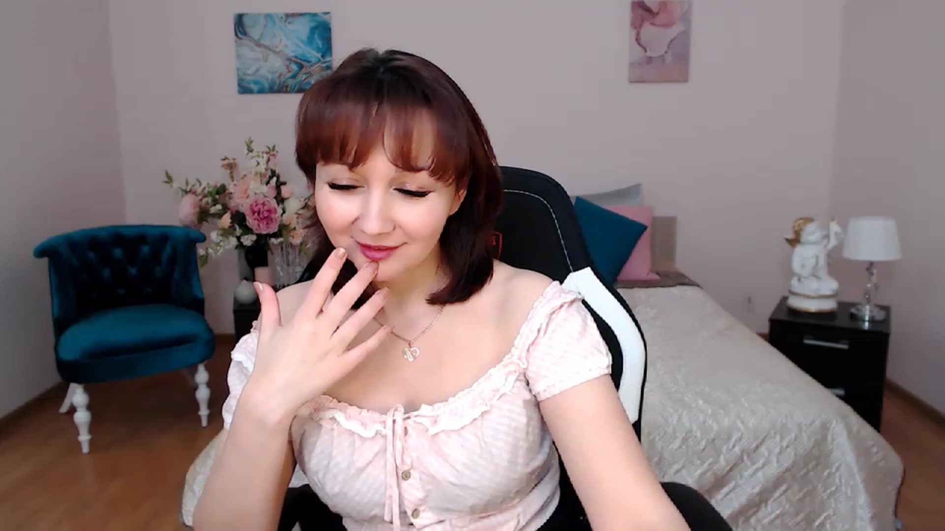 Gallery image thumbnail from InLovedMoon's myfreecams stream on, 11/24/2022, 22:07 image 1 of 20