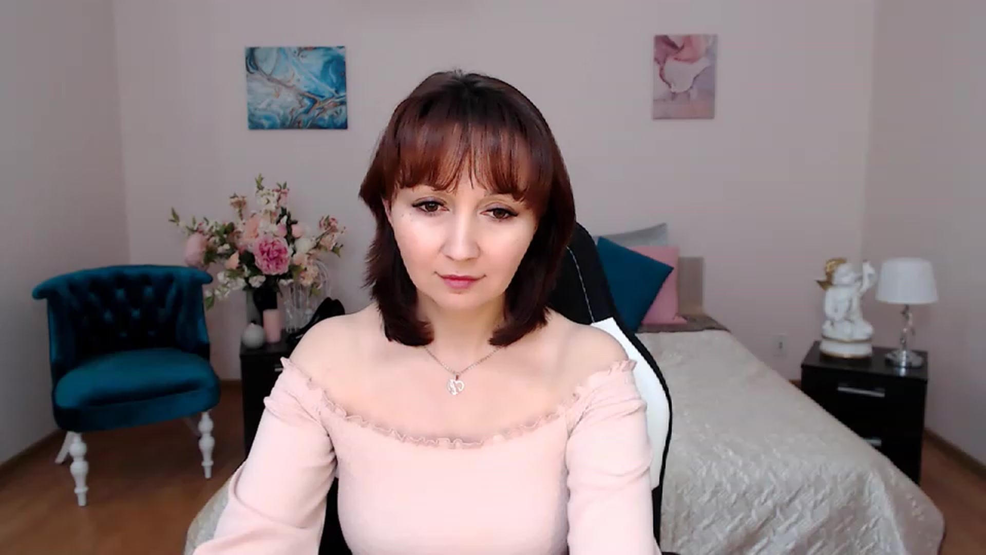 Gallery image thumbnail from InLovedMoon's myfreecams stream on, 11/24/2022, 23:56 image 14 of 20