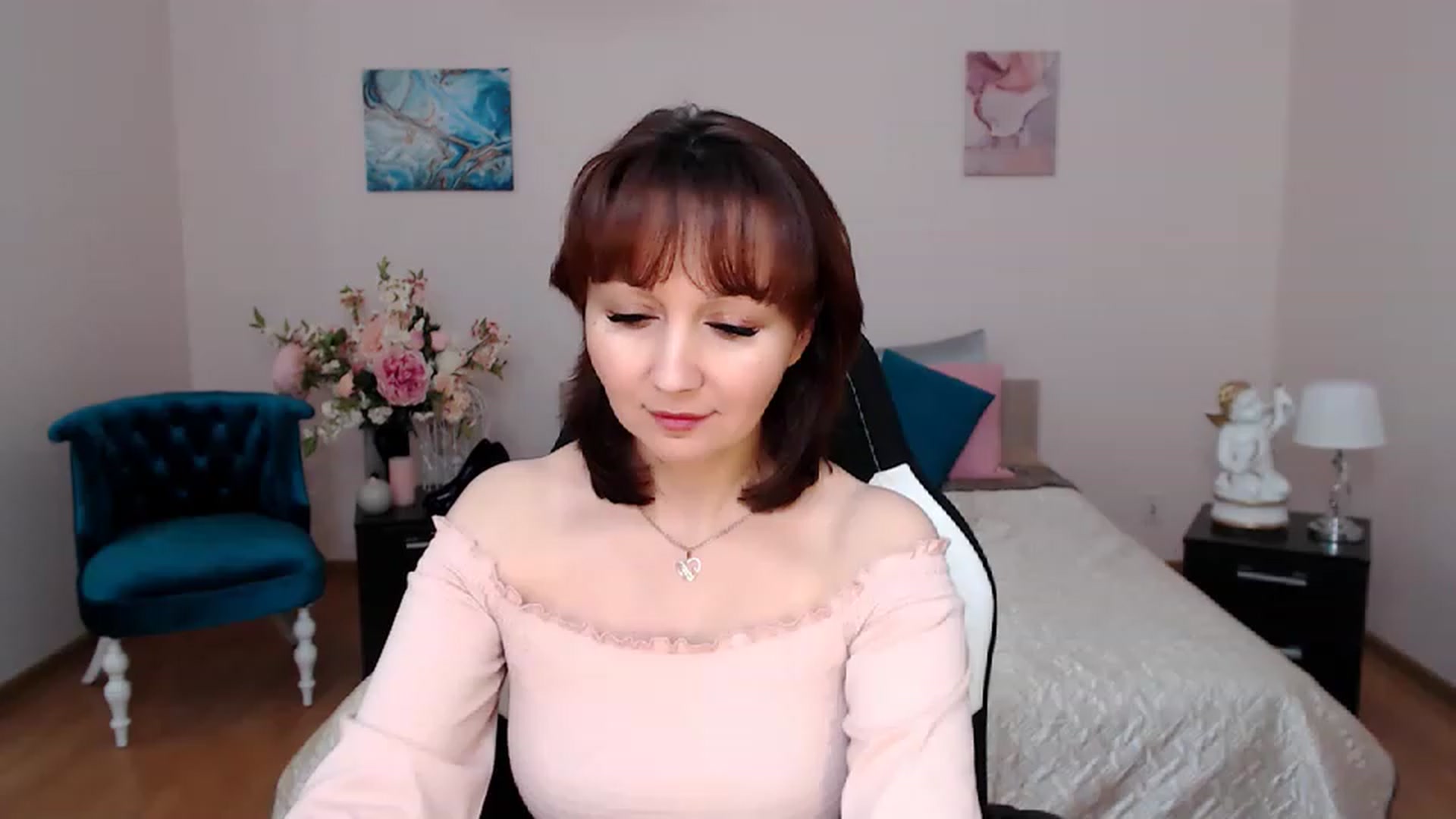 Gallery image thumbnail from InLovedMoon's myfreecams stream on, 11/24/2022, 23:56 image 4 of 20