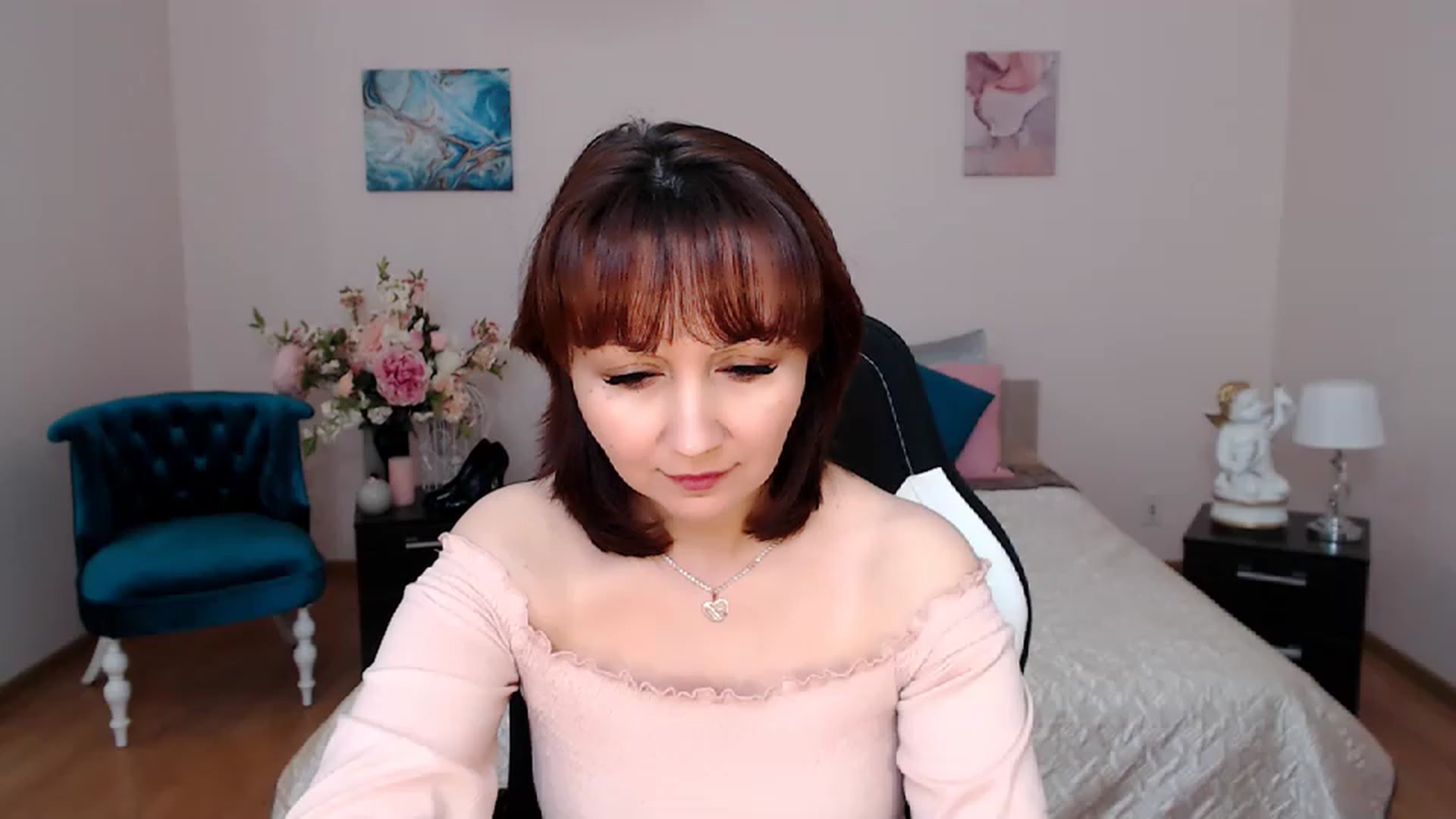 Gallery image thumbnail from InLovedMoon's myfreecams stream on, 11/24/2022, 23:56 image 5 of 20