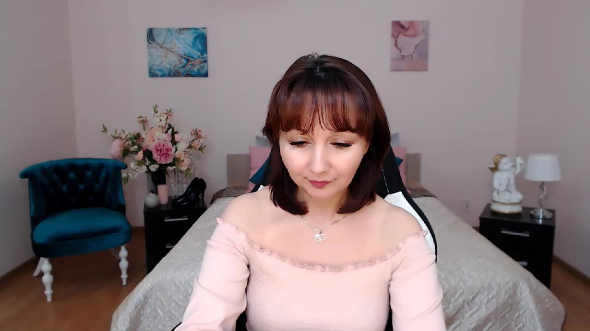Gallery image thumbnail from InLovedMoon's myfreecams stream on, 11/24/2022, 23:56 image 20 of 20