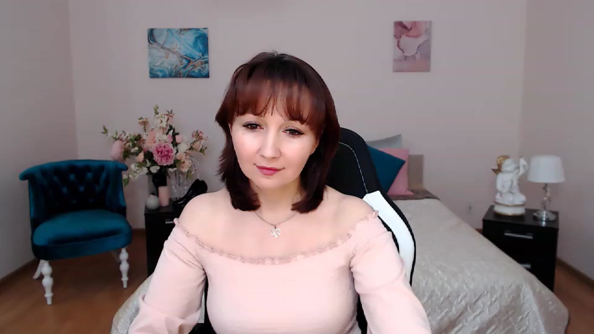 Gallery image thumbnail from InLovedMoon's myfreecams stream on, 11/24/2022, 23:56 image 7 of 20
