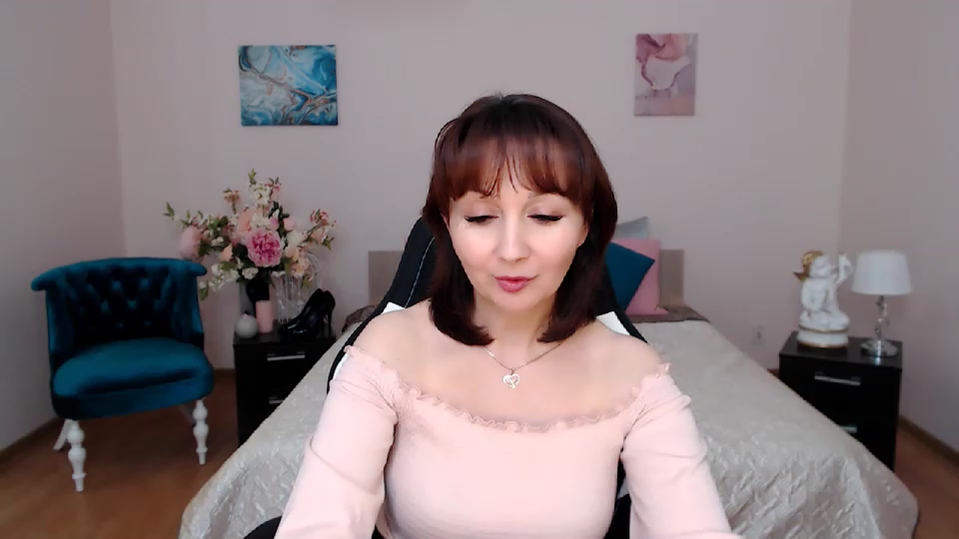 Gallery image thumbnail from InLovedMoon's myfreecams stream on, 11/24/2022, 23:56 image 19 of 20
