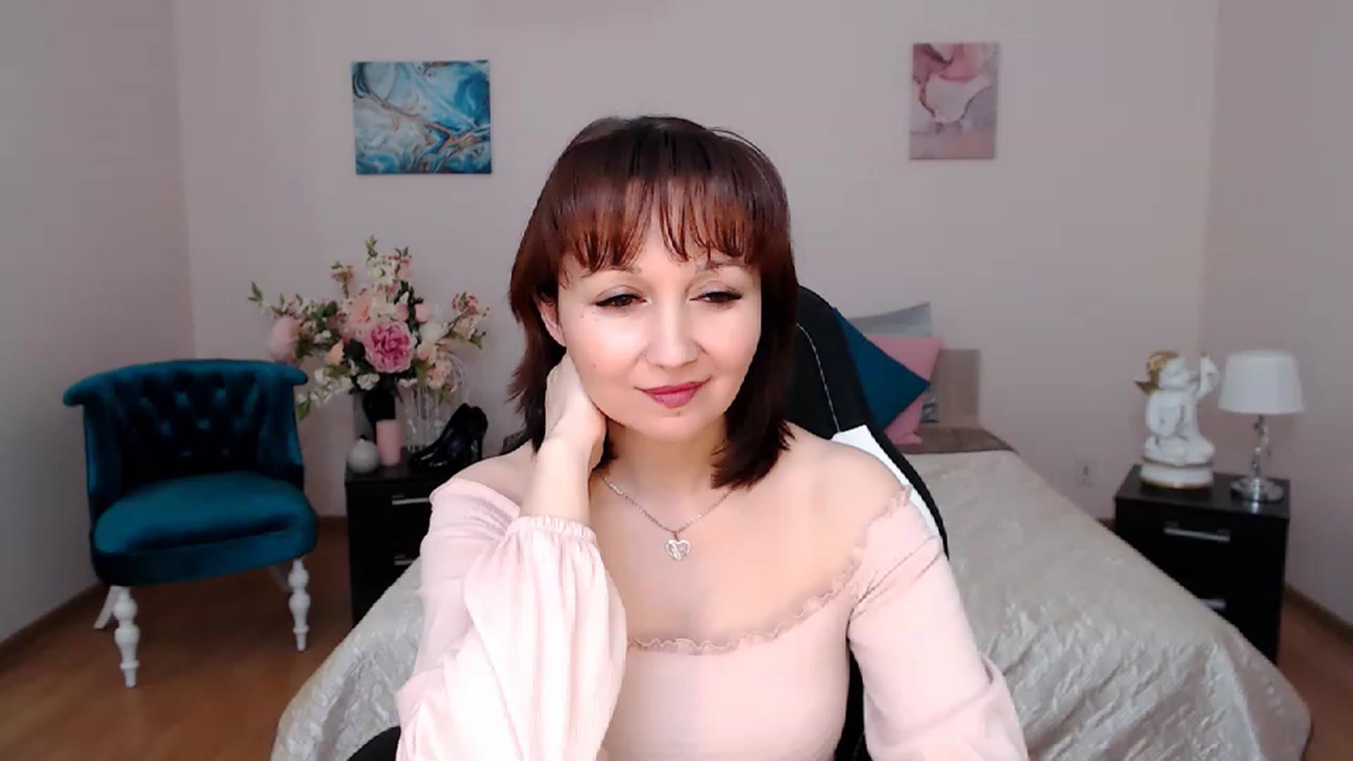 Gallery image thumbnail from InLovedMoon's myfreecams stream on, 11/25/2022, 03:38 image 9 of 20