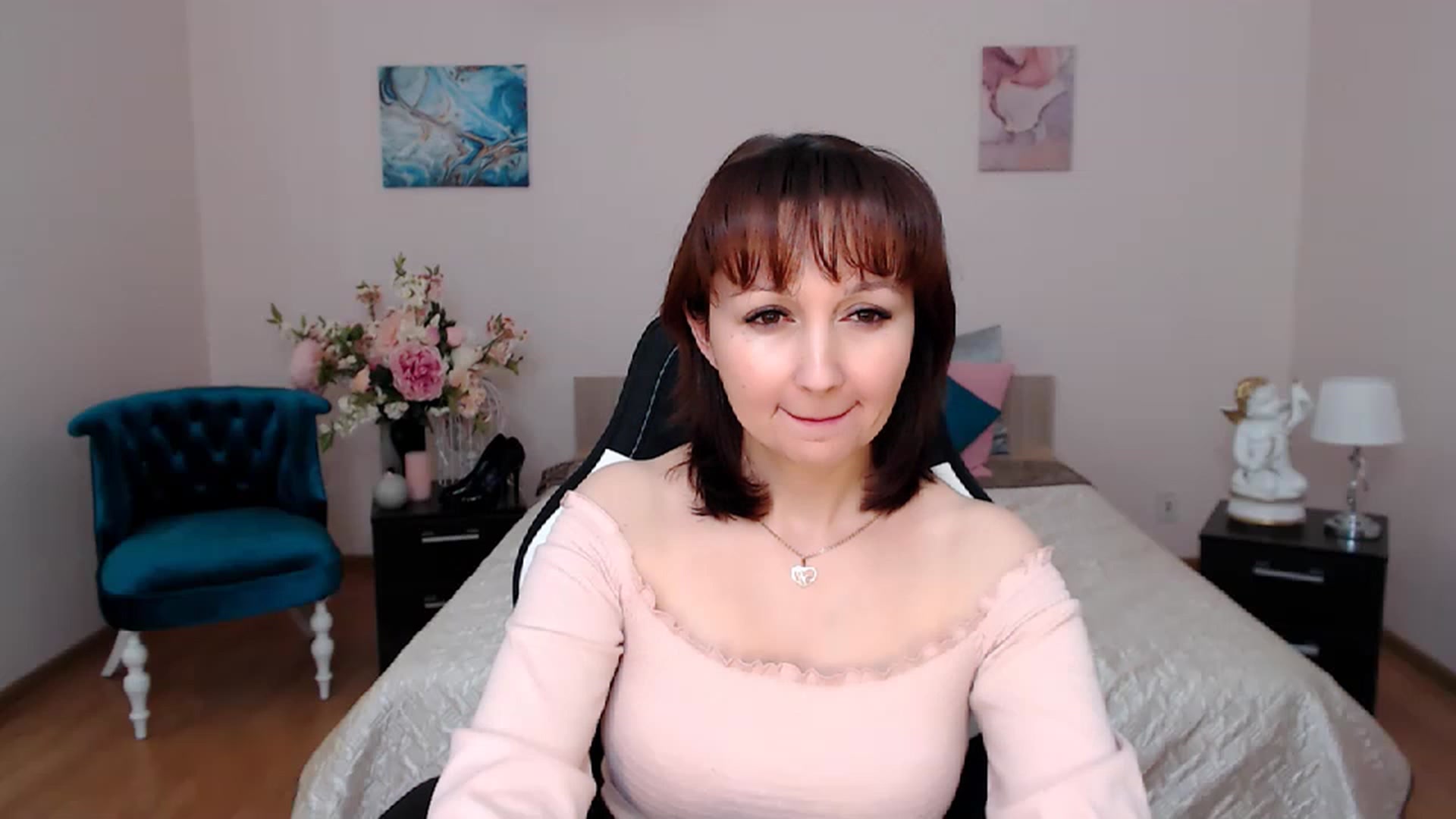 Gallery image thumbnail from InLovedMoon's myfreecams stream on, 11/25/2022, 03:38 image 7 of 20