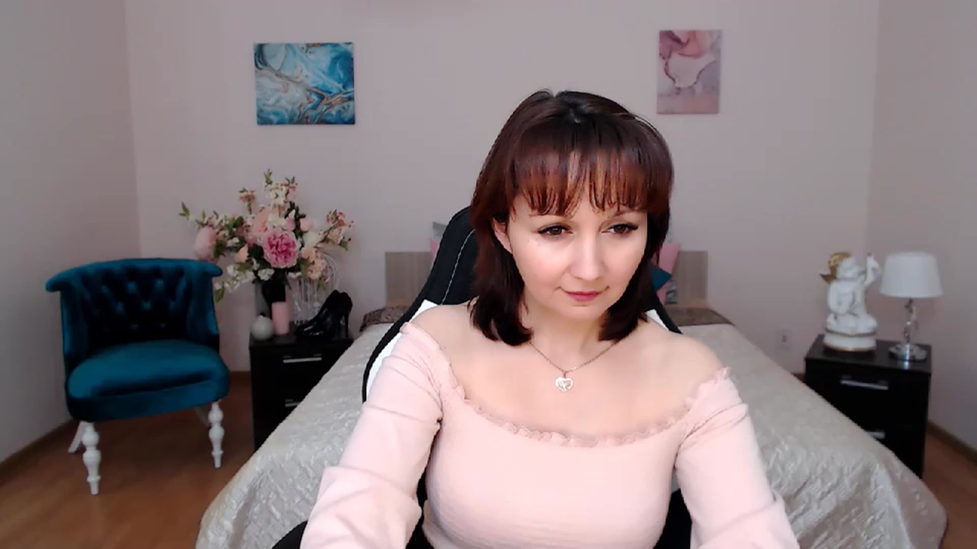 Gallery image thumbnail from InLovedMoon's myfreecams stream on, 11/25/2022, 03:38 image 14 of 20