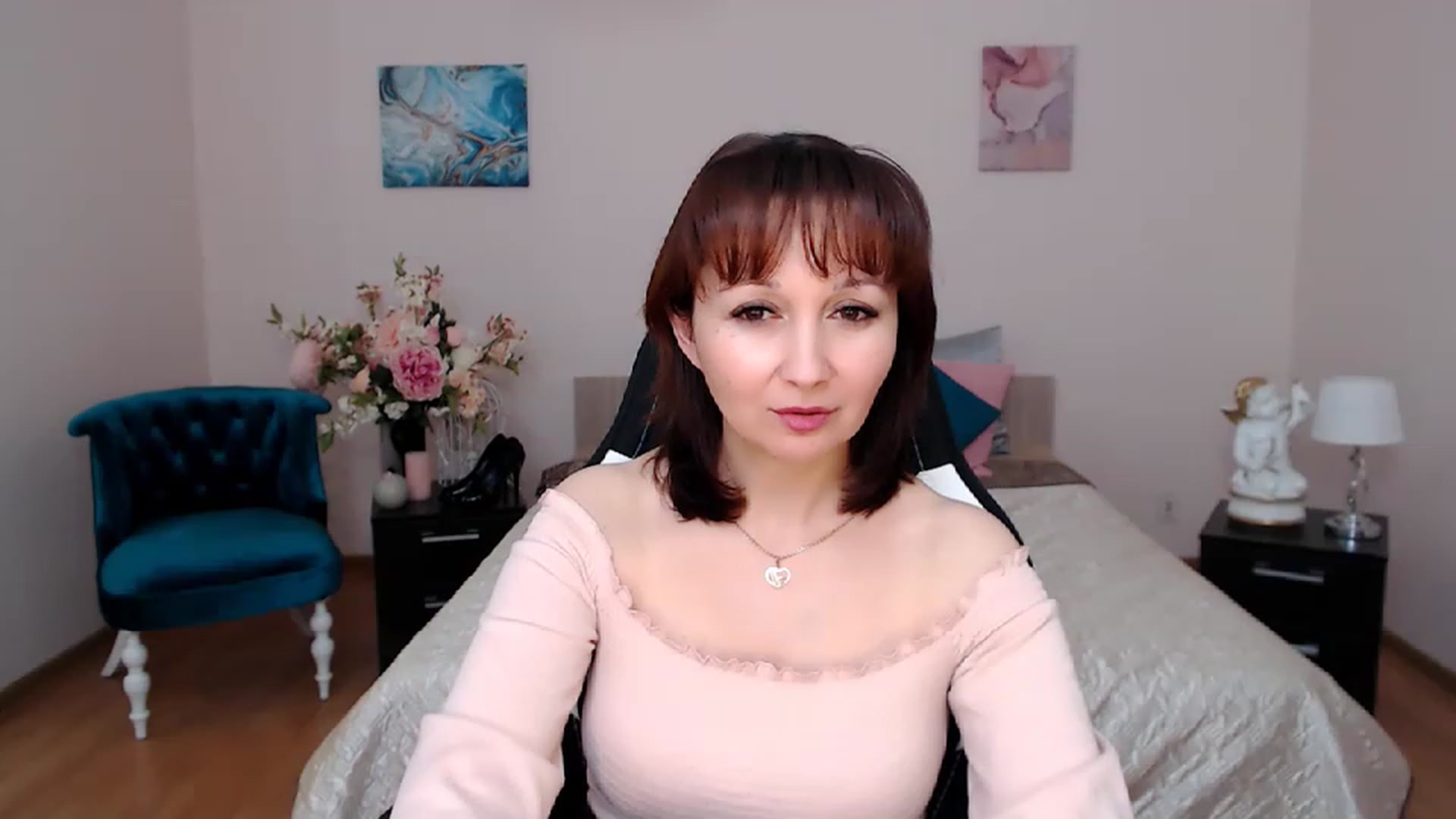 Gallery image thumbnail from InLovedMoon's myfreecams stream on, 11/25/2022, 03:38 image 8 of 20