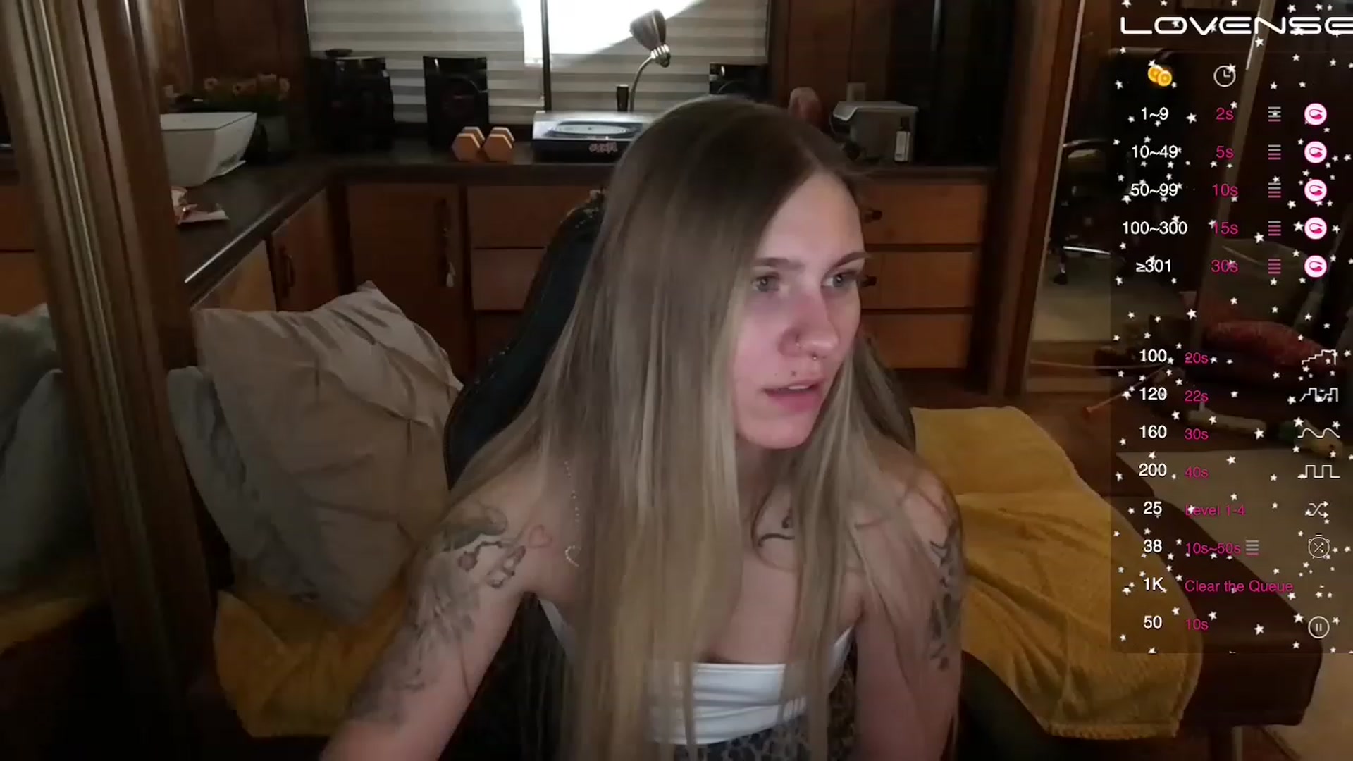 Gallery image thumbnail from Incognitobabe's myfreecams stream on, 11/23/2022, 04:58 image 9 of 20