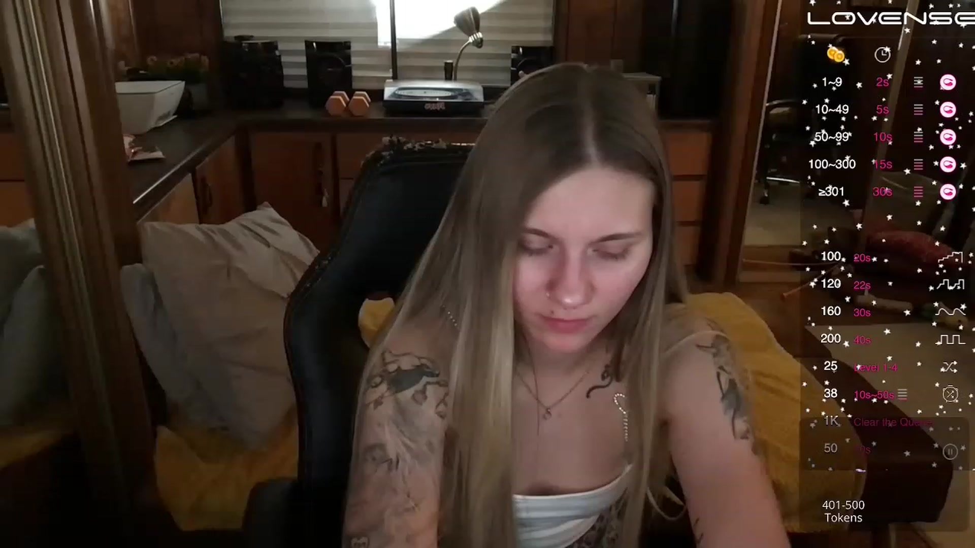 Gallery image thumbnail from Incognitobabe's myfreecams stream on, 11/23/2022, 04:58 image 8 of 20