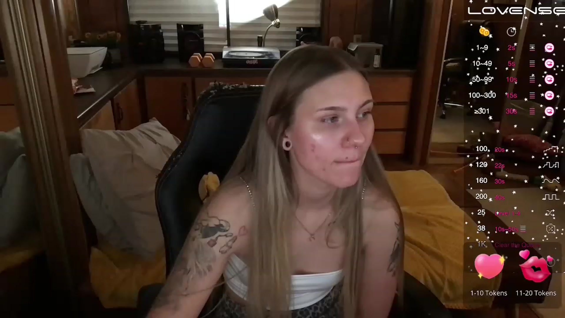Gallery image thumbnail from Incognitobabe's myfreecams stream on, 11/23/2022, 04:58 image 16 of 20