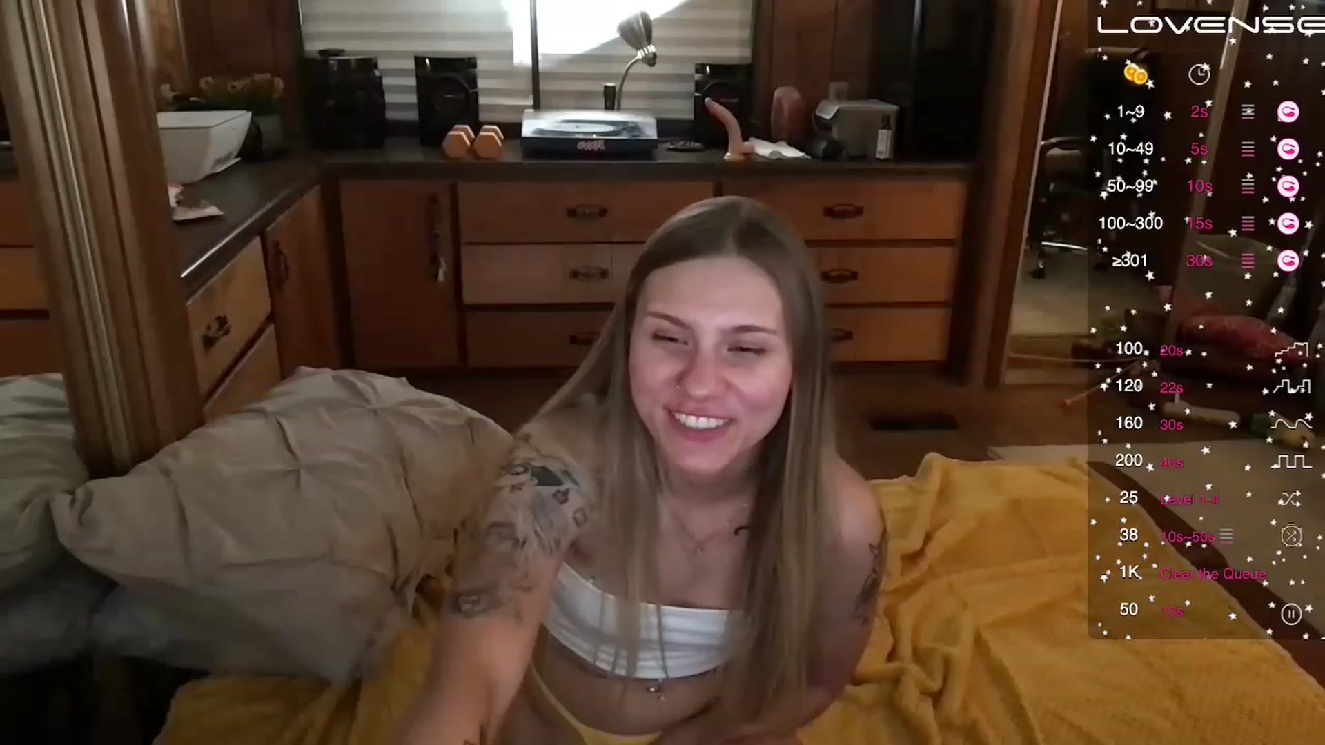 Gallery image thumbnail from Incognitobabe's myfreecams stream on, 11/23/2022, 08:10 image 18 of 20