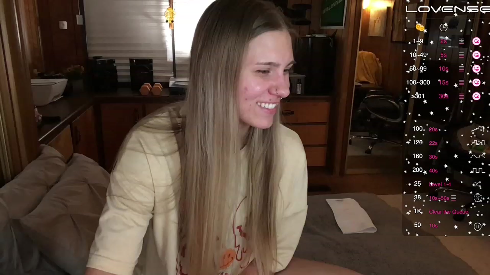 Gallery image thumbnail from Incognitobabe's myfreecams stream on, 11/28/2022, 01:43 image 9 of 20