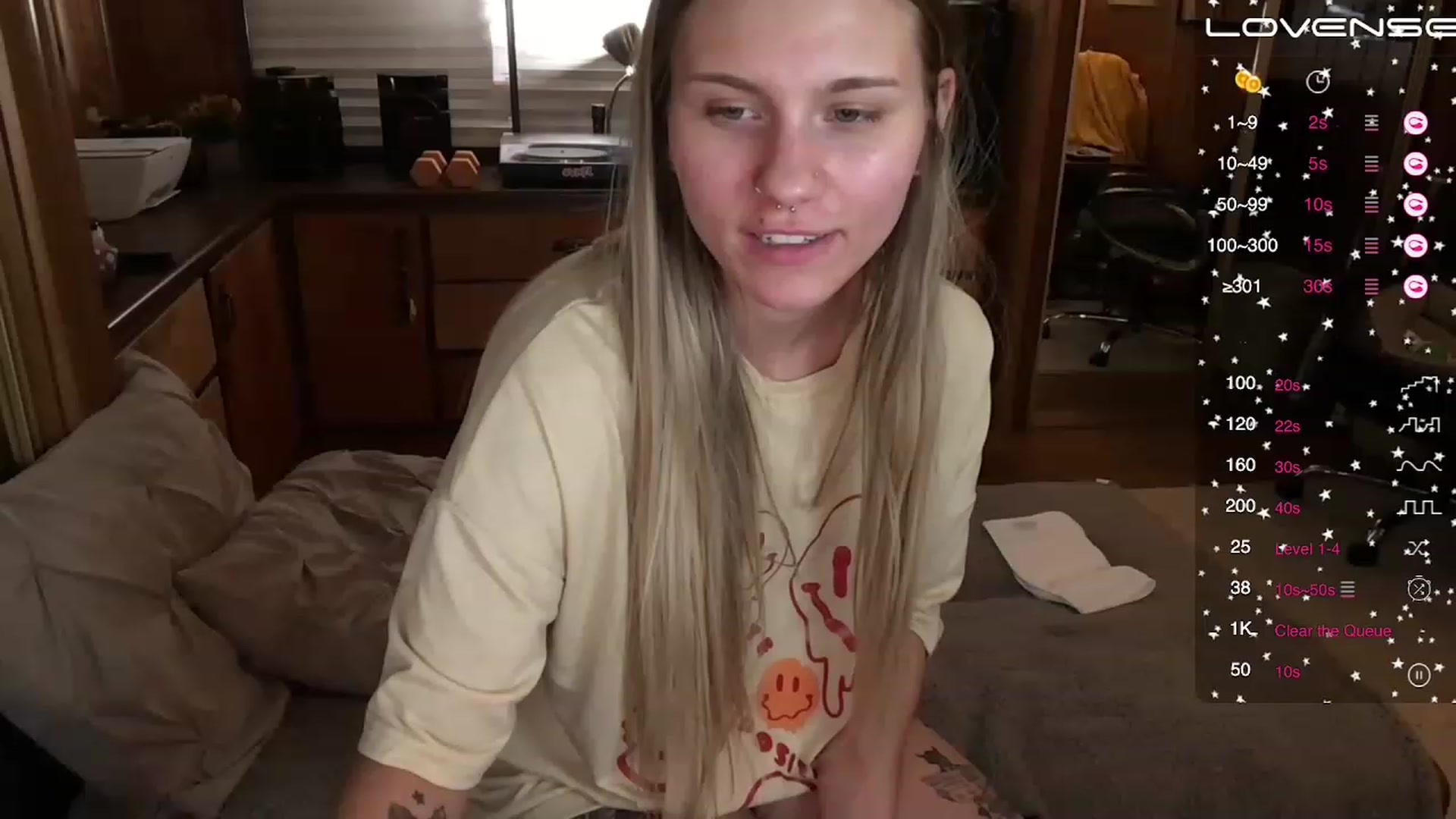 Gallery image thumbnail from Incognitobabe's myfreecams stream on, 11/28/2022, 03:36 image 16 of 20