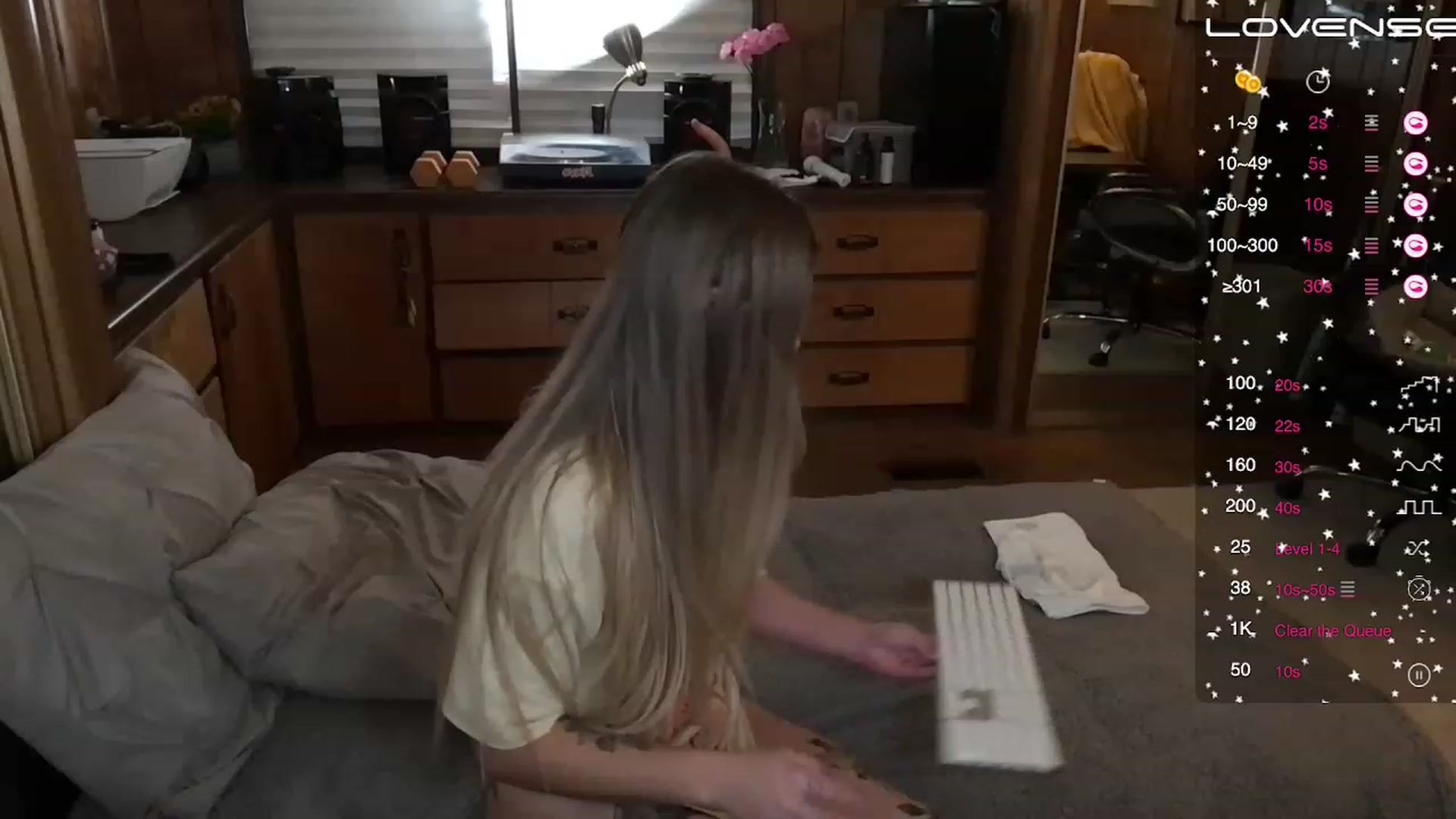 Gallery image thumbnail from Incognitobabe's myfreecams stream on, 11/28/2022, 03:36 image 9 of 20