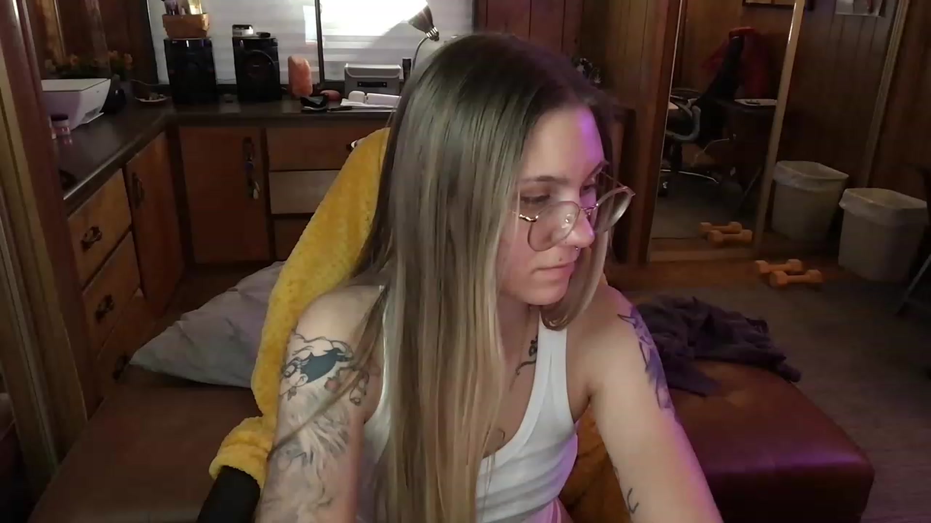 Gallery image thumbnail from Incognitobabe's myfreecams stream on, 12/31/2022, 14:08 image 16 of 20