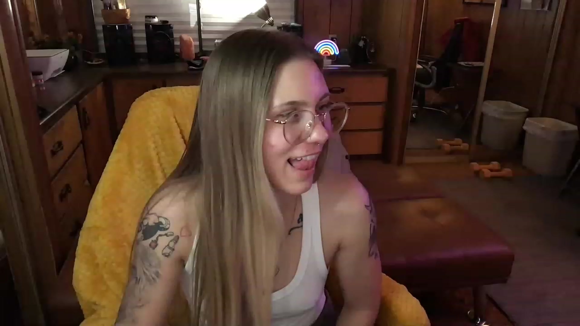 Gallery image thumbnail from Incognitobabe's myfreecams stream on, 12/31/2022, 14:08 image 5 of 20
