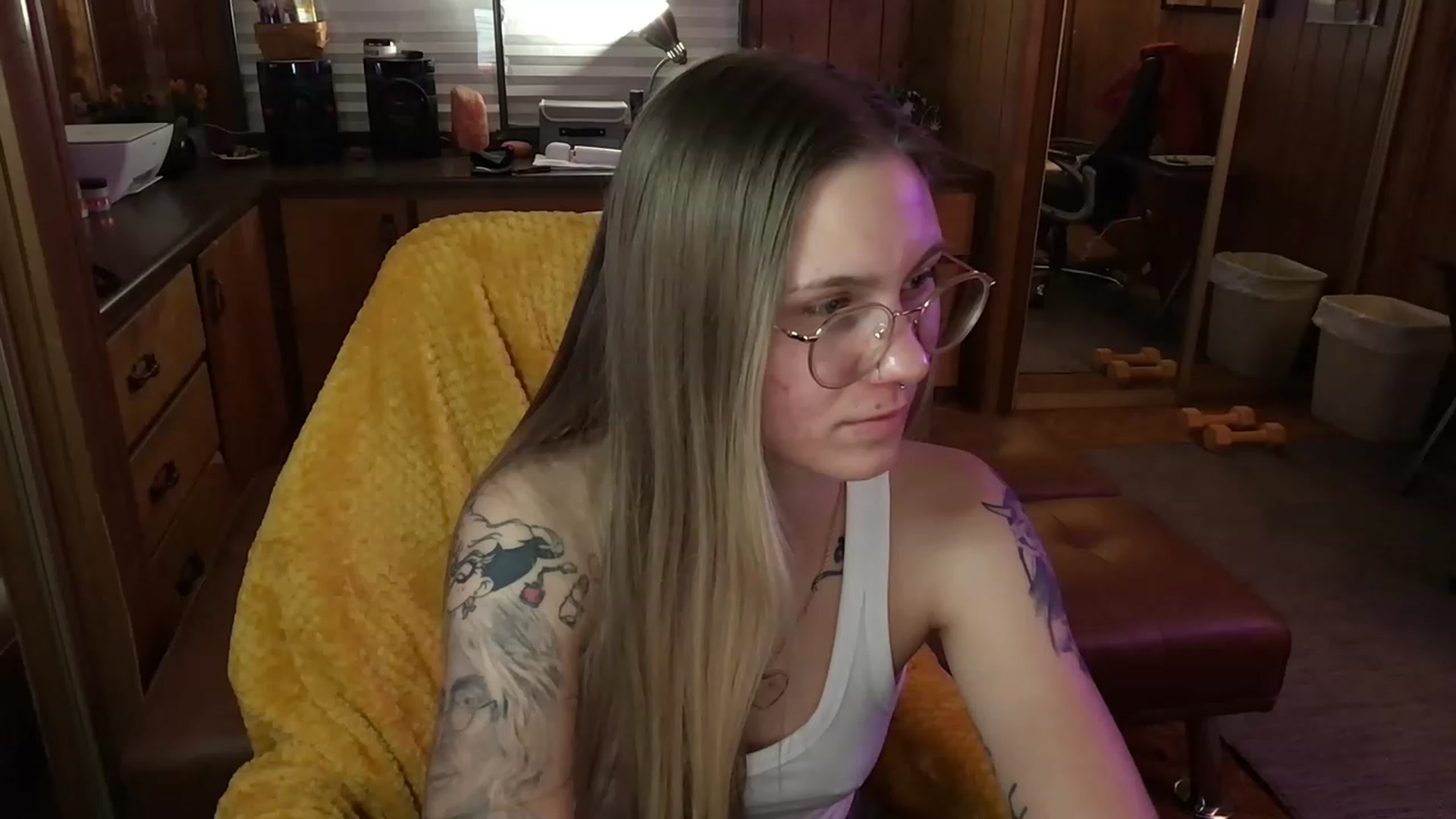 Gallery image thumbnail from Incognitobabe's myfreecams stream on, 12/31/2022, 14:08 image 4 of 20