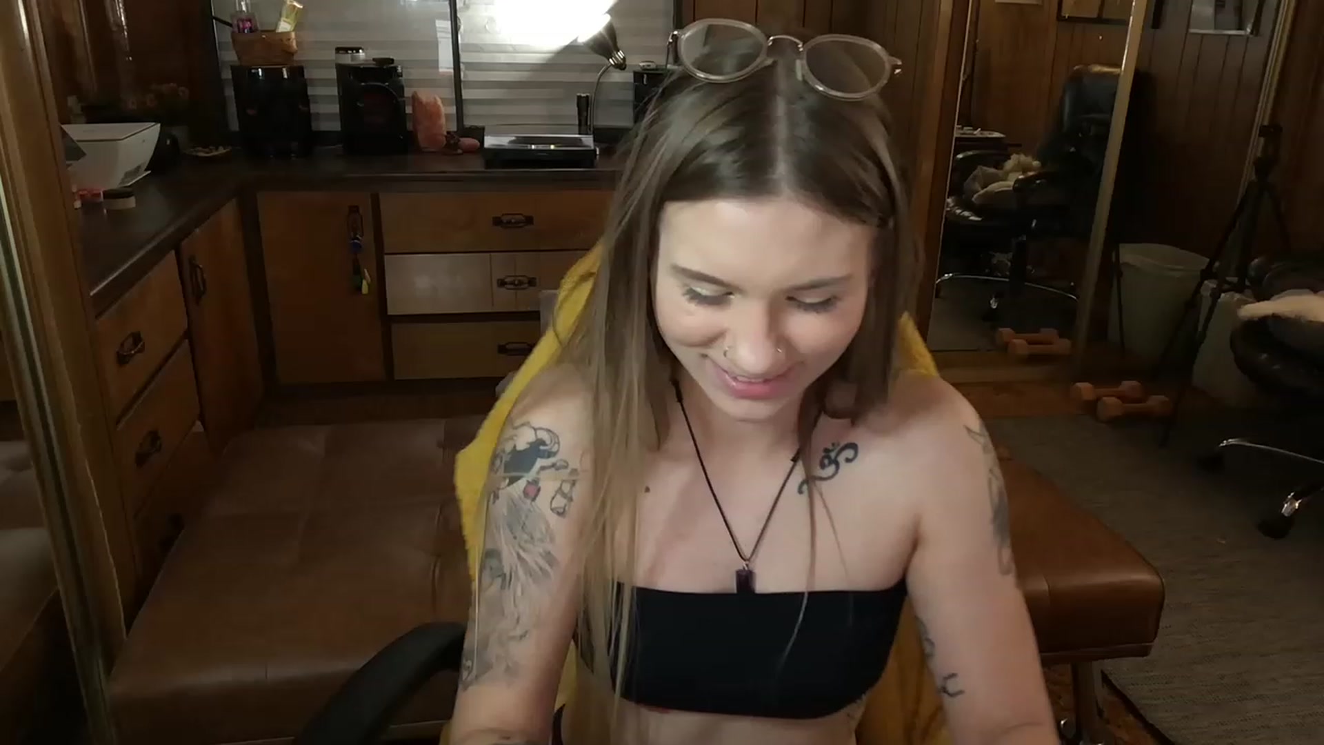 Gallery image thumbnail from Incognitobabe's myfreecams stream on, 01/08/2023, 08:47 image 13 of 20
