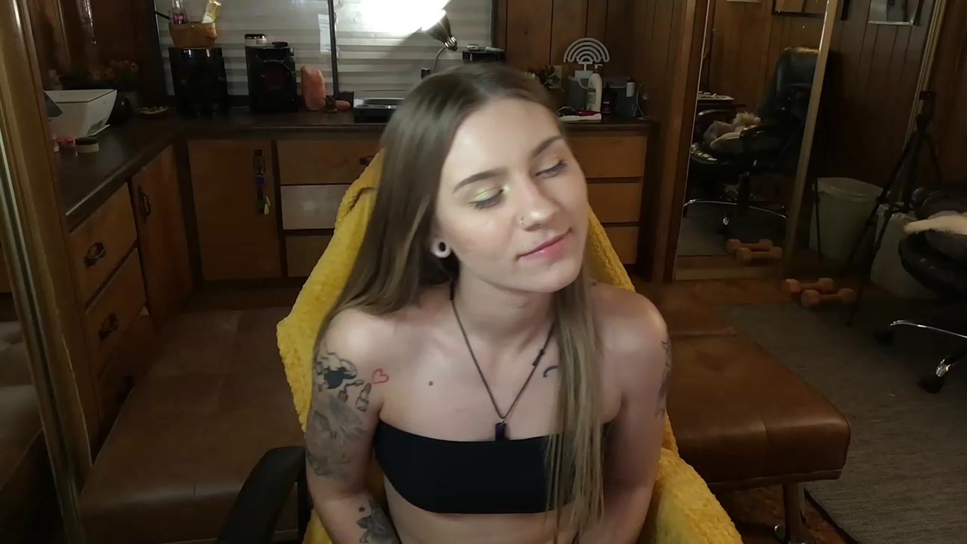 Gallery image thumbnail from Incognitobabe's myfreecams stream on, 01/08/2023, 08:47 image 14 of 20