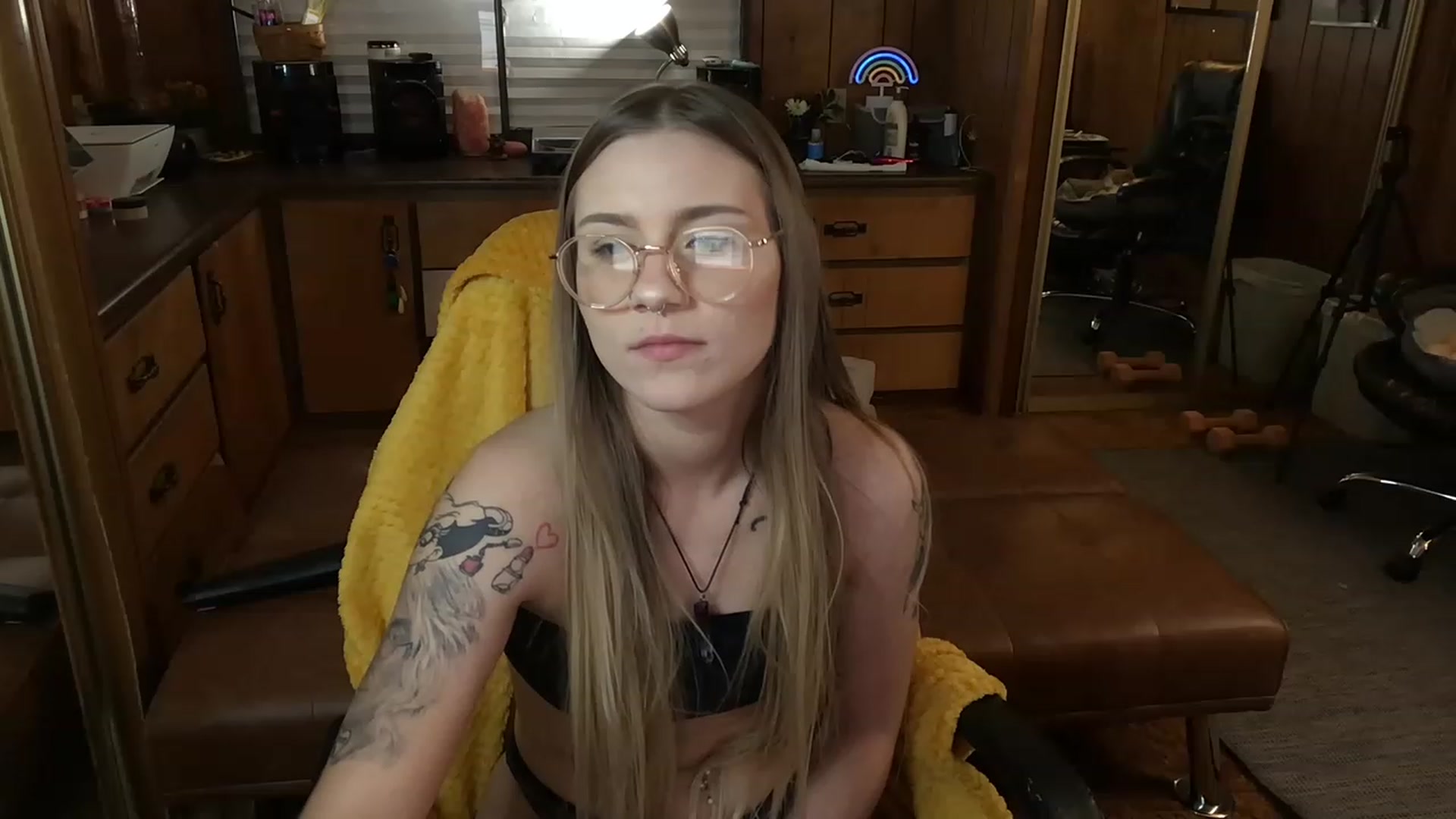 Gallery image thumbnail from Incognitobabe's myfreecams stream on, 01/08/2023, 08:47 image 2 of 20