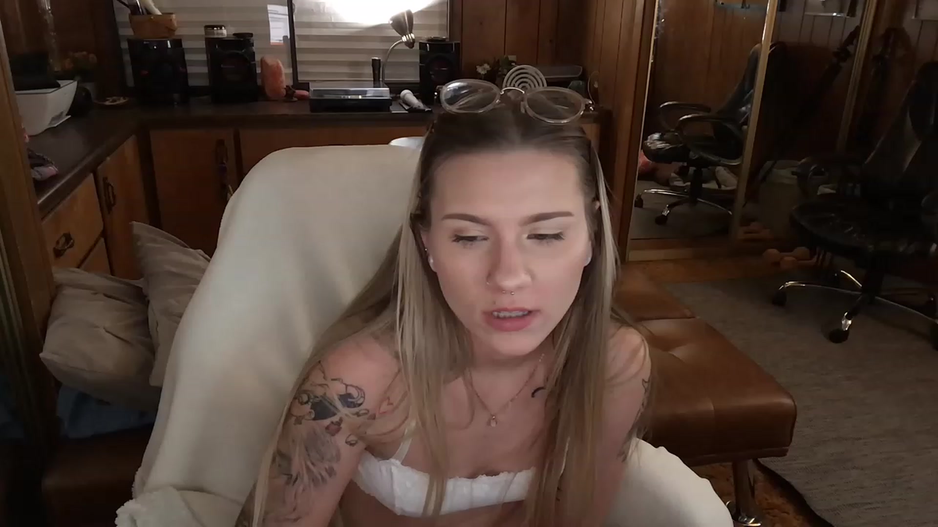 Gallery image thumbnail from Incognitobabe's myfreecams stream on, 01/22/2023, 13:05 image 16 of 20