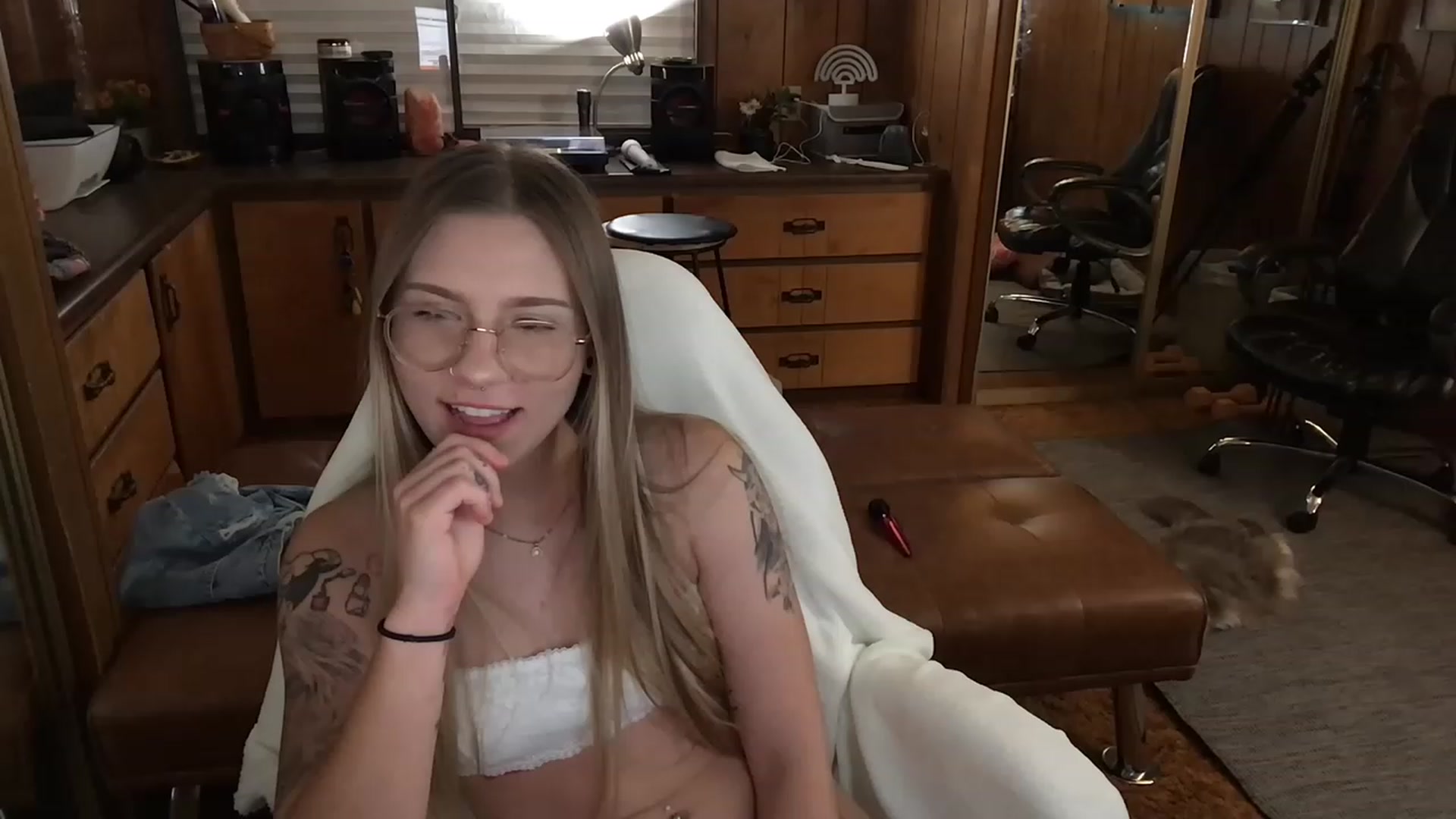 Gallery image thumbnail from Incognitobabe's myfreecams stream on, 01/22/2023, 13:05 image 9 of 20