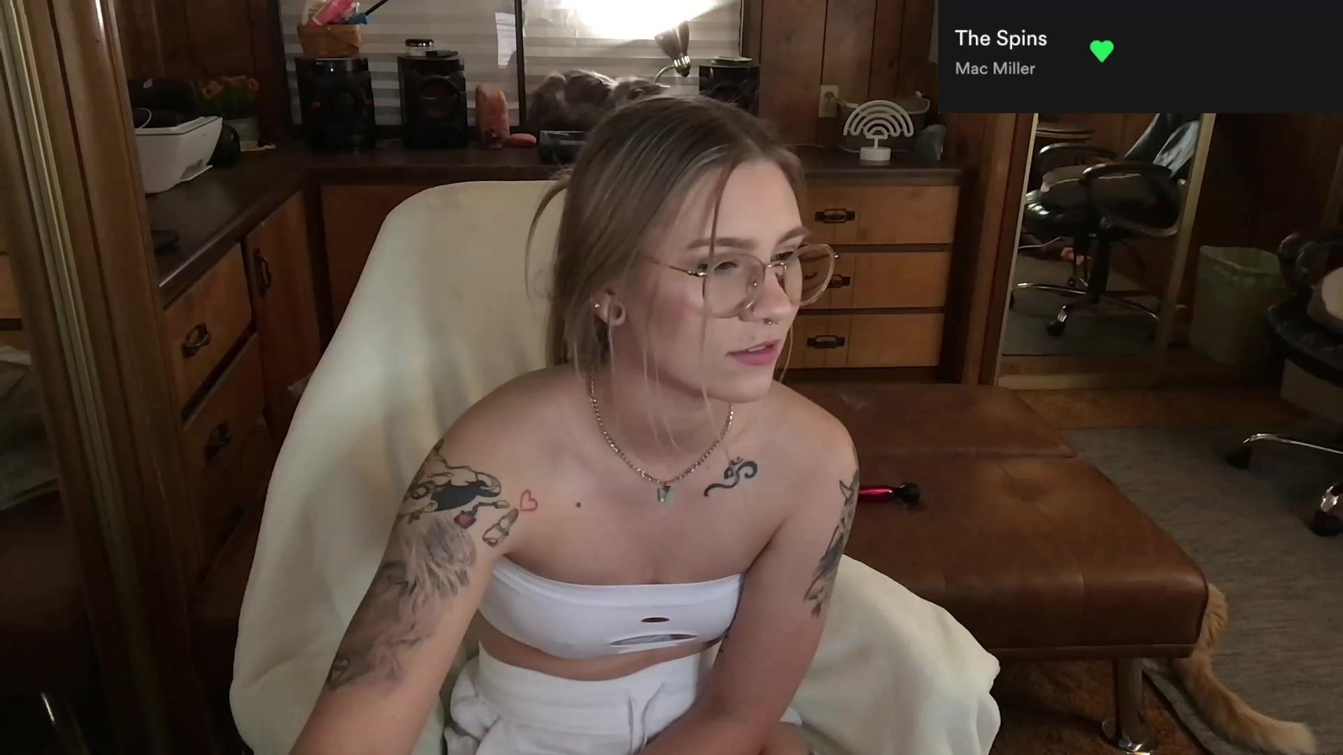Gallery image thumbnail from Incognitobabe's myfreecams stream on, 04/16/2023, 12:03 image 15 of 20