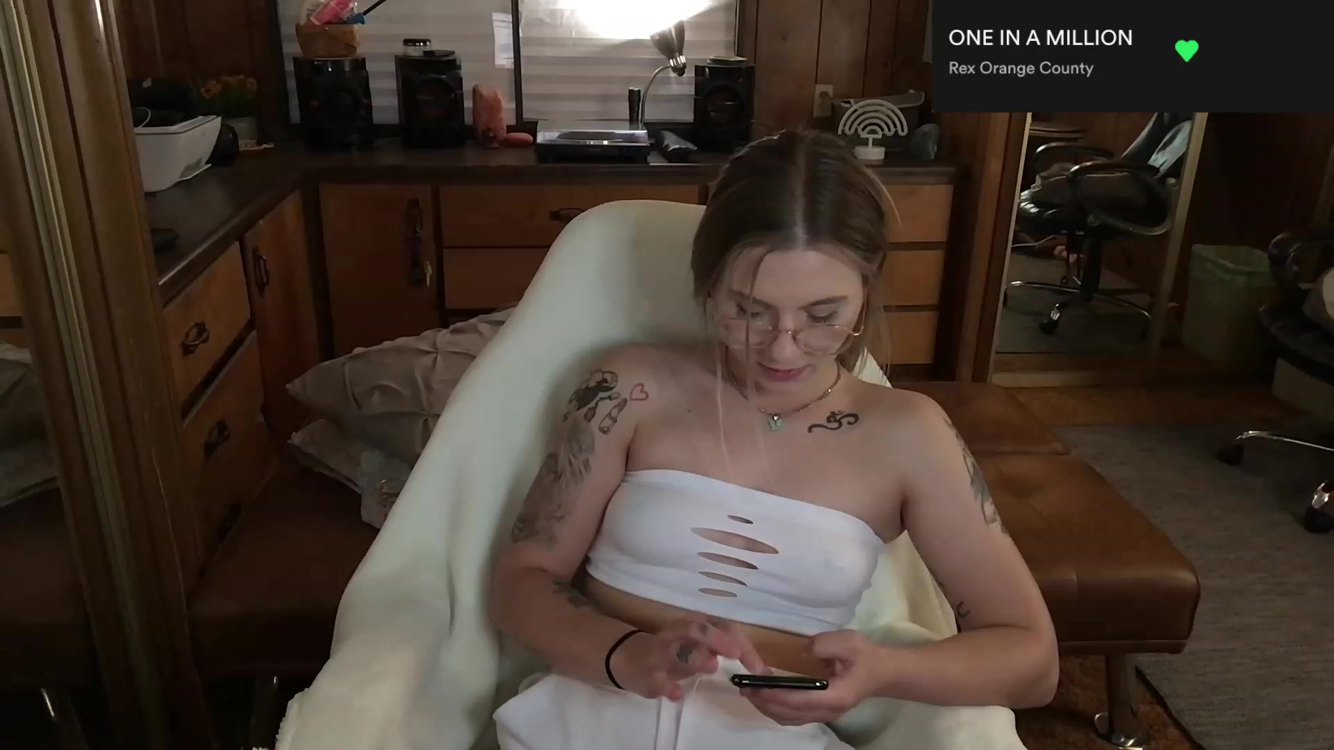 Gallery image thumbnail from Incognitobabe's myfreecams stream on, 04/16/2023, 12:03 image 20 of 20