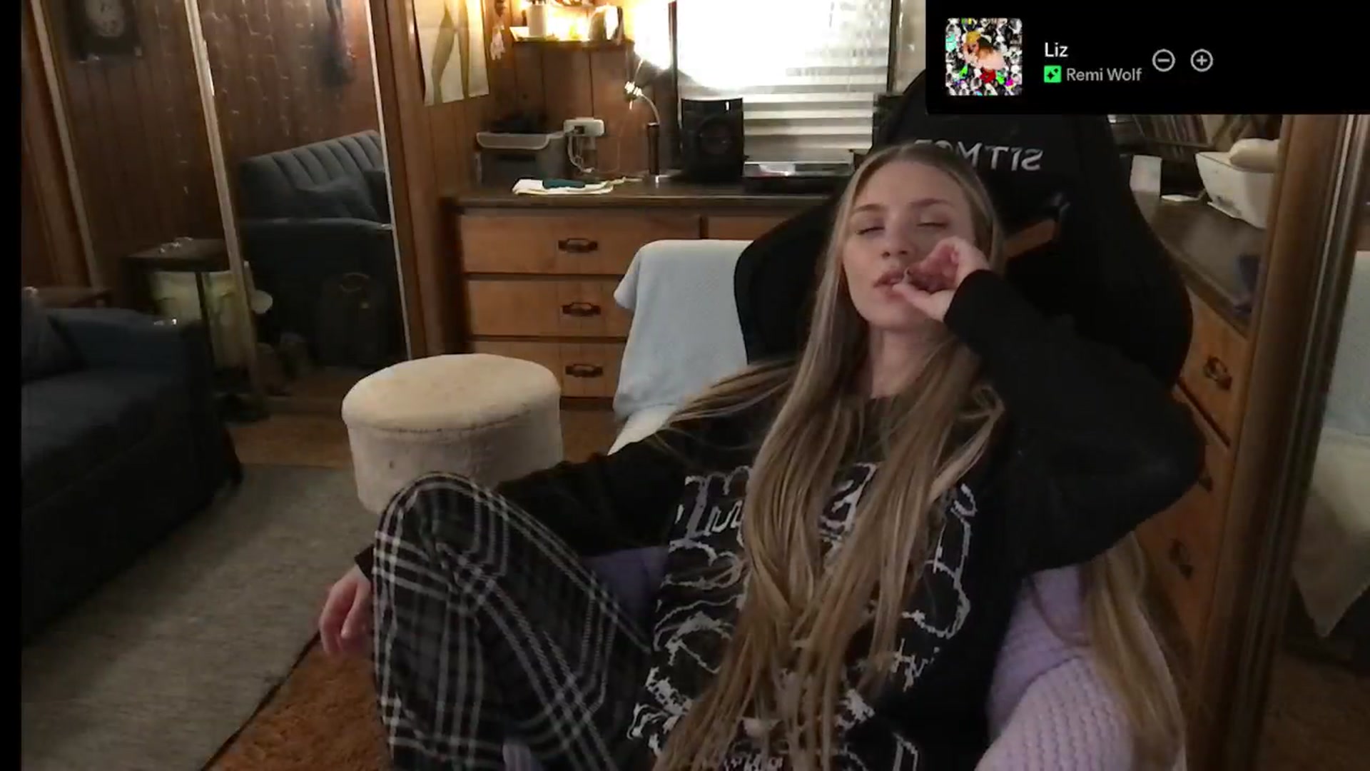 Gallery image thumbnail from Incognitobabe's myfreecams stream on, 12/25/2024, 08:56 image 9 of 20