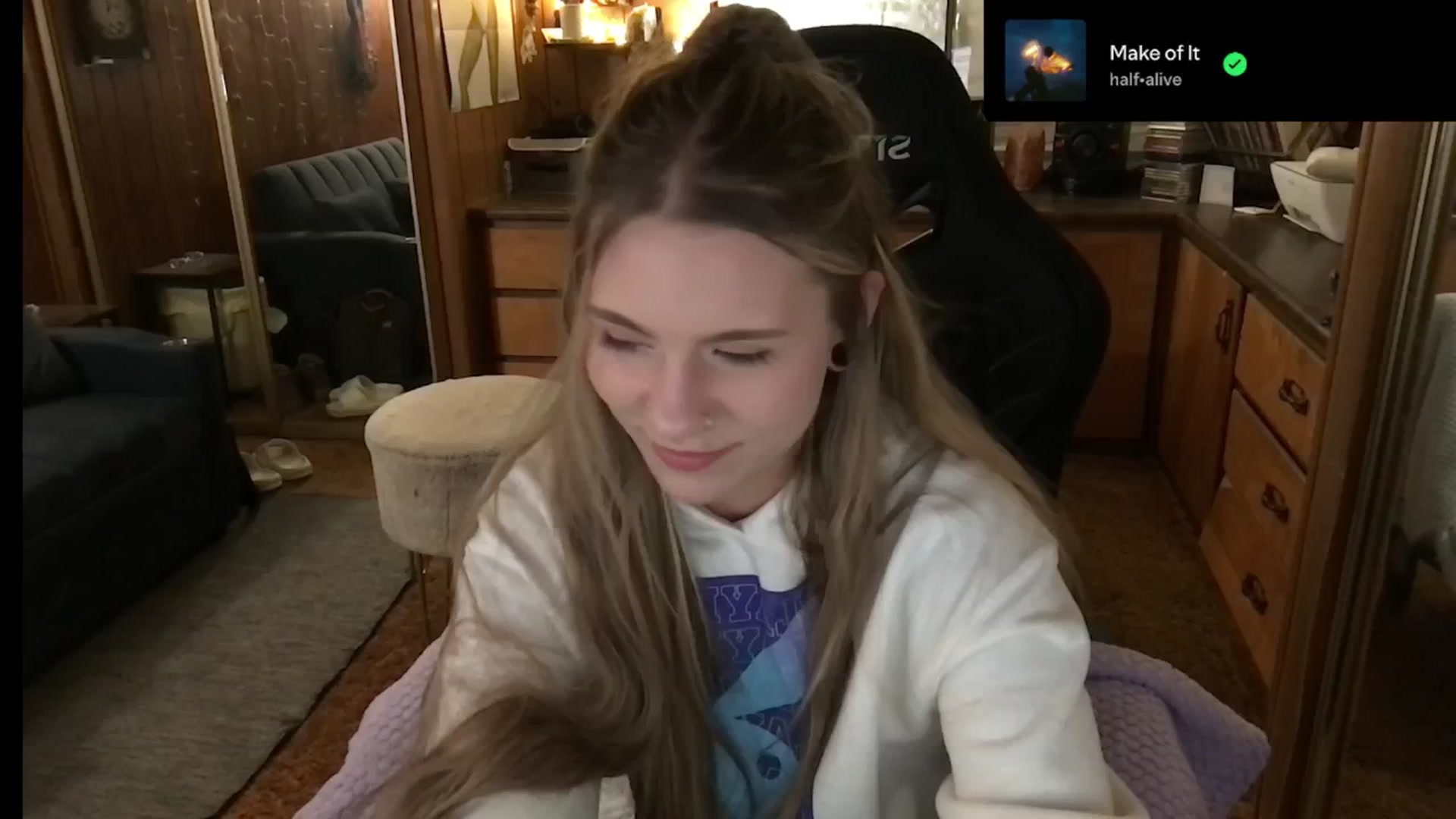 Gallery image thumbnail from Incognitobabe's myfreecams stream on, 12/26/2024, 06:45 image 7 of 20