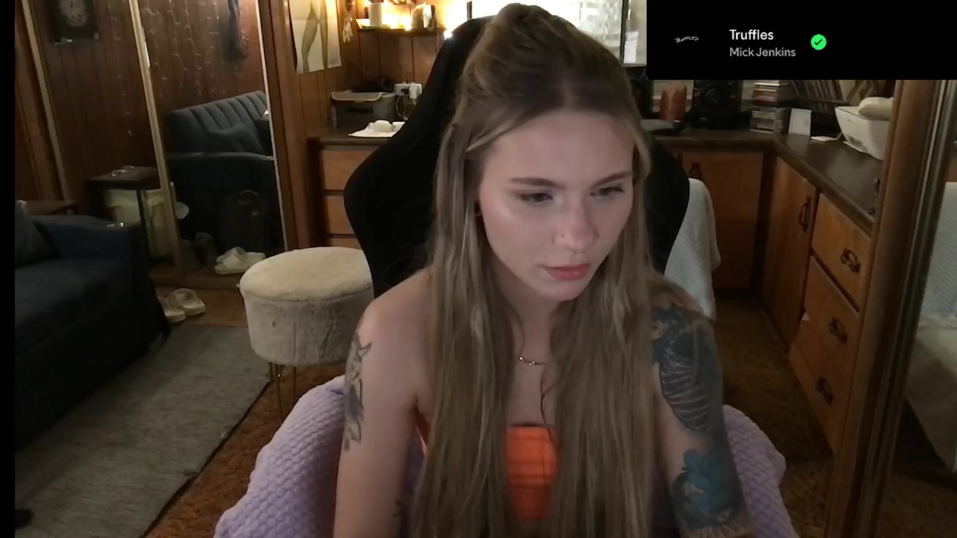 Gallery image thumbnail from Incognitobabe's myfreecams stream on, 12/26/2024, 09:44 image 18 of 20