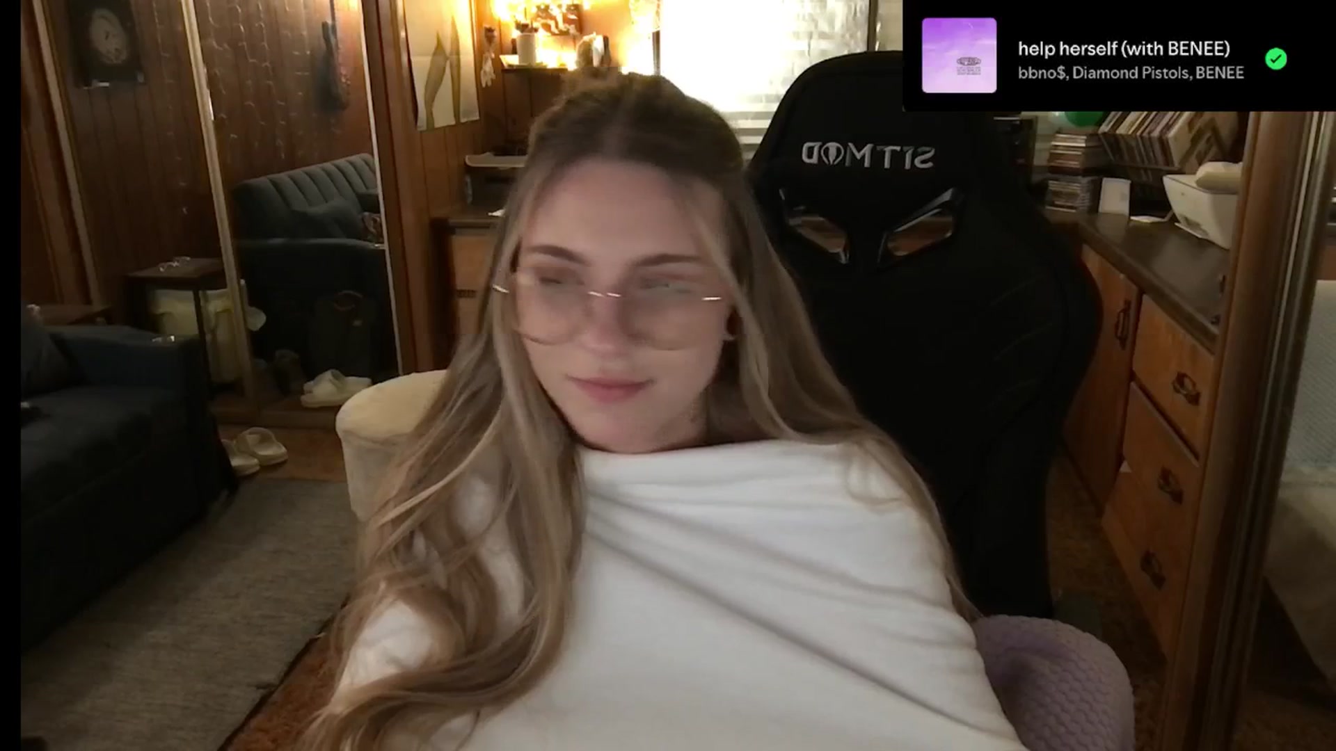 Gallery image thumbnail from Incognitobabe's myfreecams stream on, 12/26/2024, 11:18 image 5 of 20