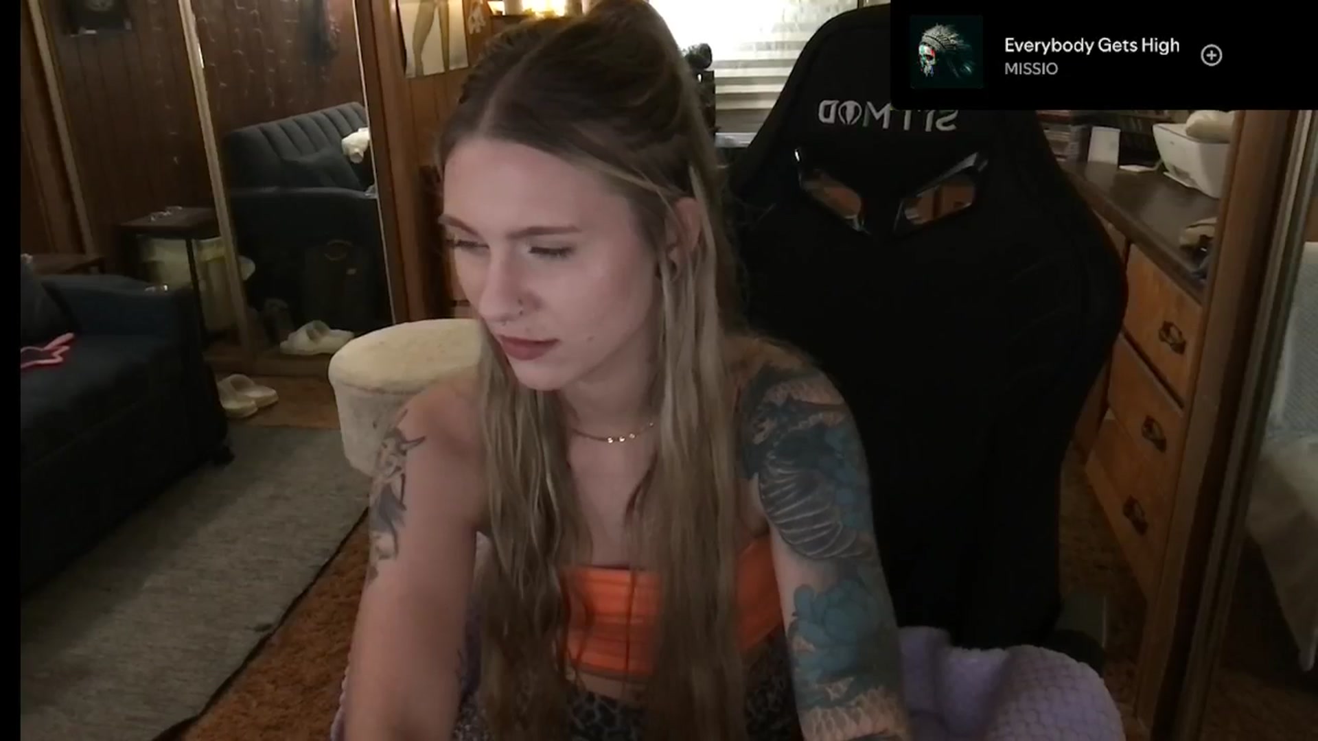 Gallery image thumbnail from Incognitobabe's myfreecams stream on, 12/27/2024, 08:38 image 9 of 20