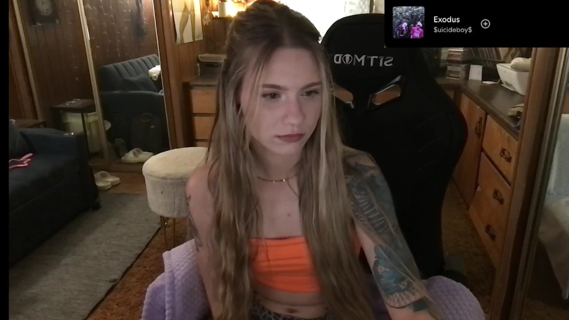 Gallery image thumbnail from Incognitobabe's myfreecams stream on, 12/27/2024, 08:38 image 16 of 20