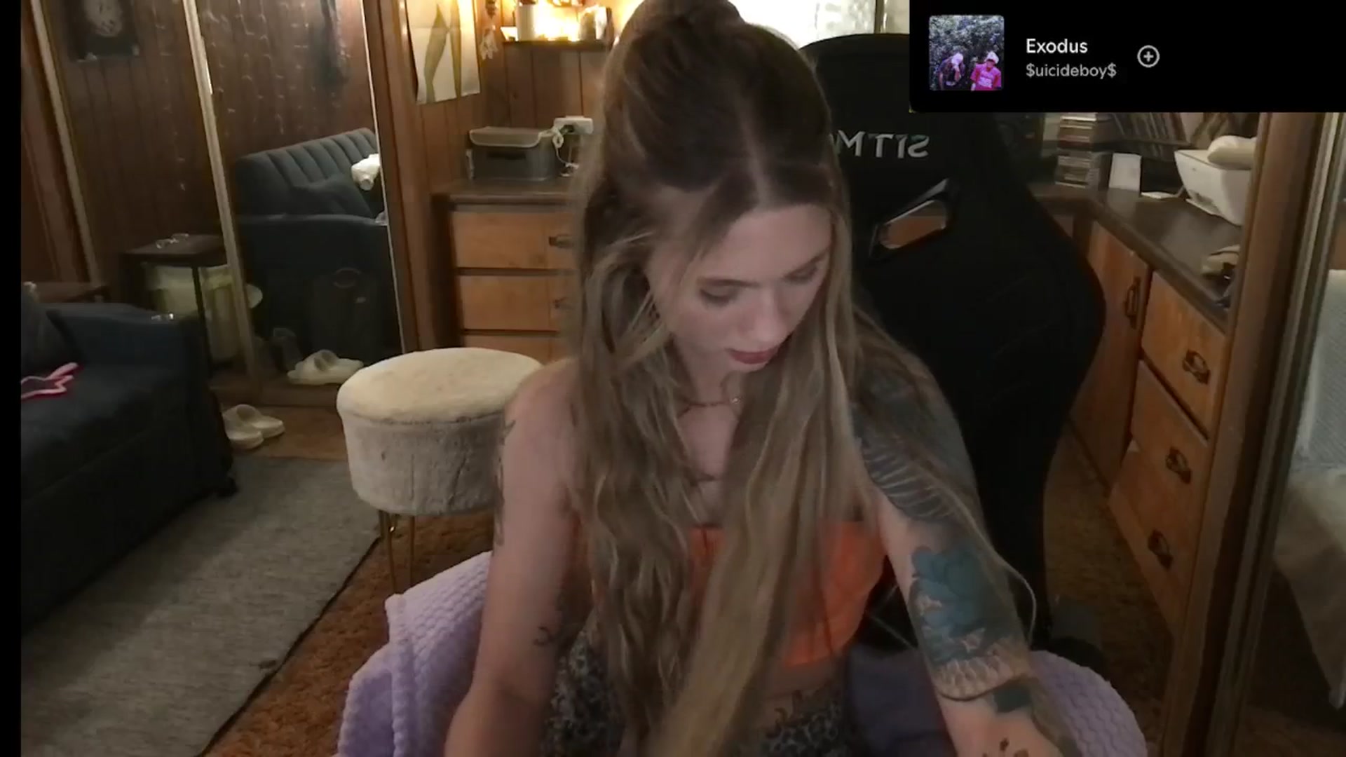 Gallery image thumbnail from Incognitobabe's myfreecams stream on, 12/27/2024, 08:38 image 15 of 20