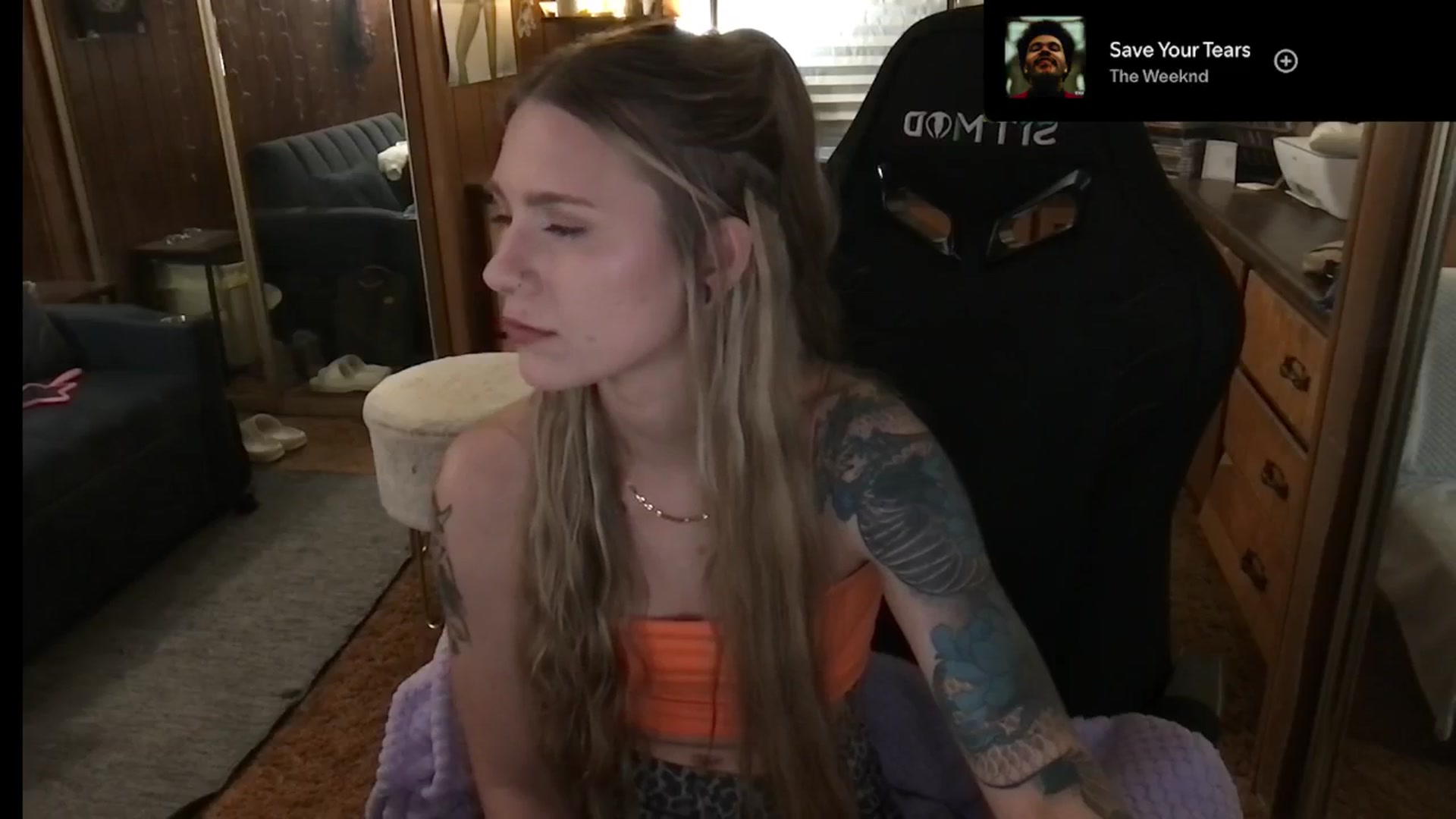 Gallery image thumbnail from Incognitobabe's myfreecams stream on, 12/27/2024, 08:38 image 10 of 20