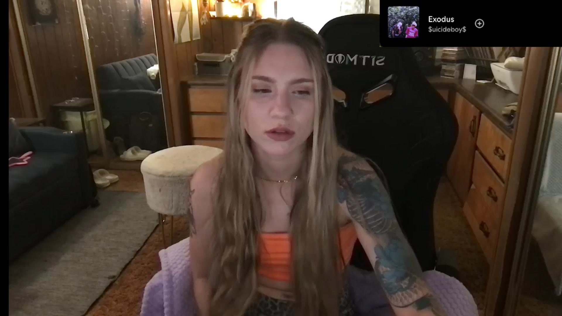 Gallery image thumbnail from Incognitobabe's myfreecams stream on, 12/27/2024, 08:38 image 17 of 20