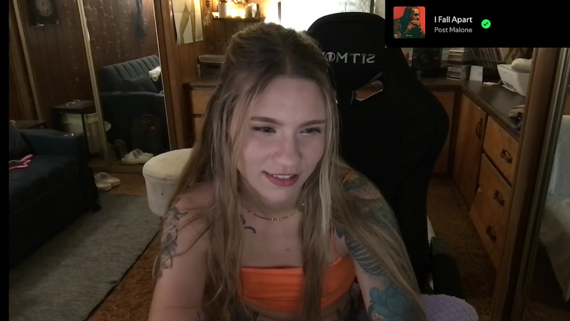 Gallery image thumbnail from Incognitobabe's myfreecams stream on, 12/27/2024, 09:00 image 15 of 20