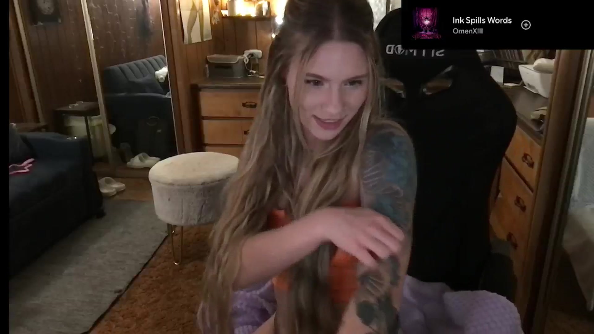 Gallery image thumbnail from Incognitobabe's myfreecams stream on, 12/27/2024, 09:00 image 18 of 20