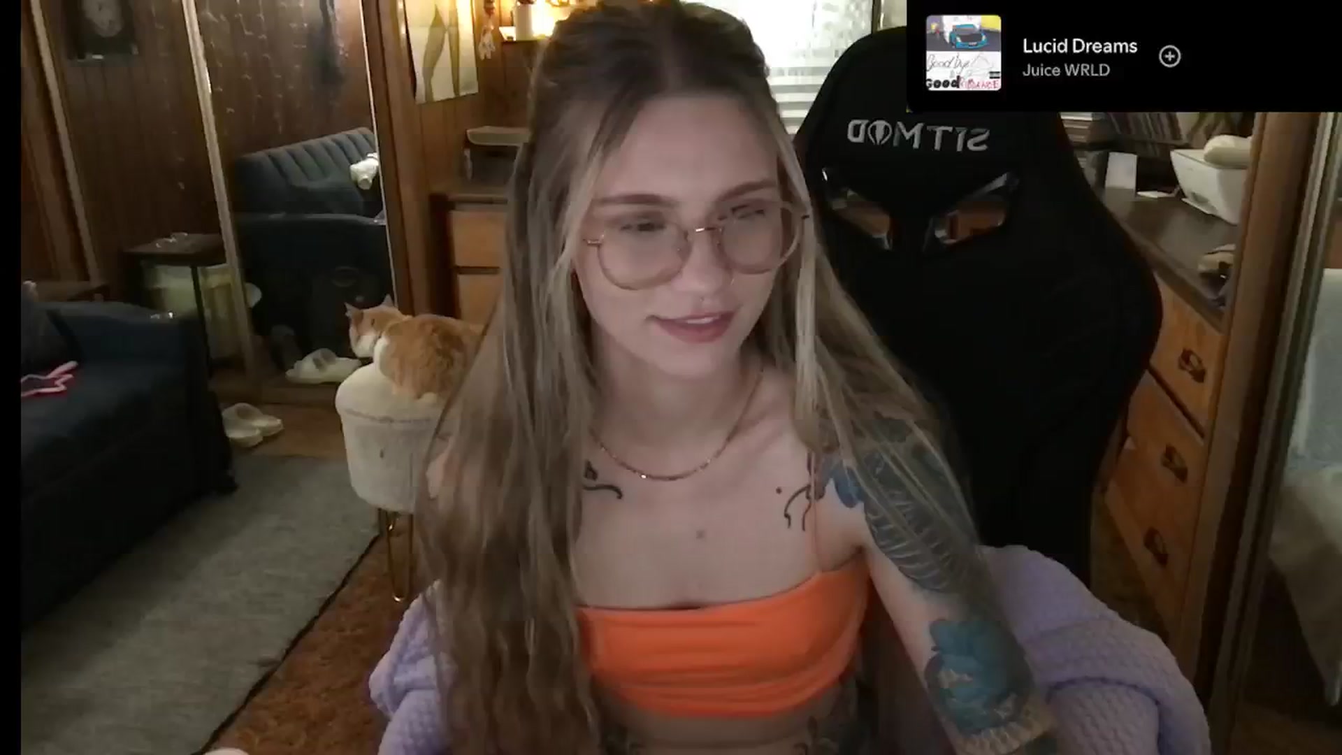 Gallery image thumbnail from Incognitobabe's myfreecams stream on, 12/27/2024, 11:03 image 1 of 20