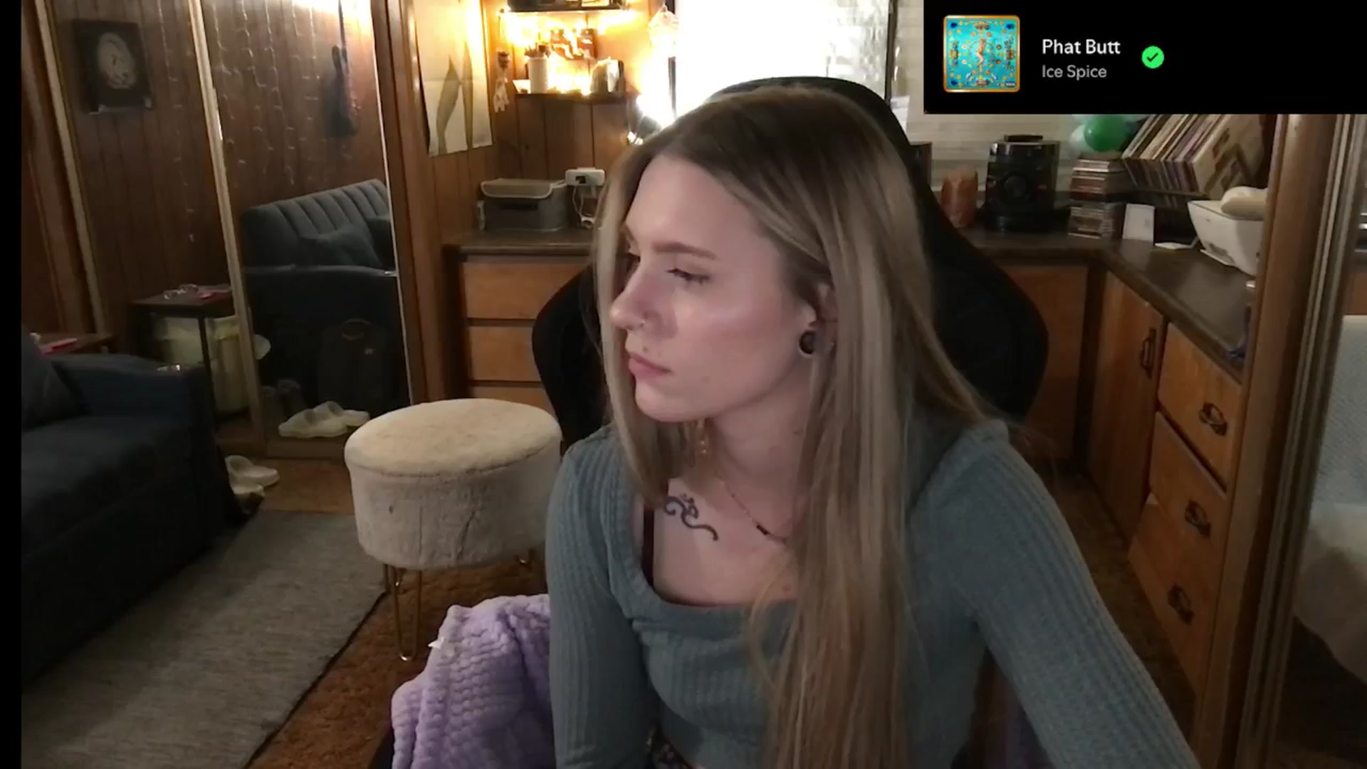 Gallery image thumbnail from Incognitobabe's myfreecams stream on, 12/28/2024, 09:28 image 19 of 20